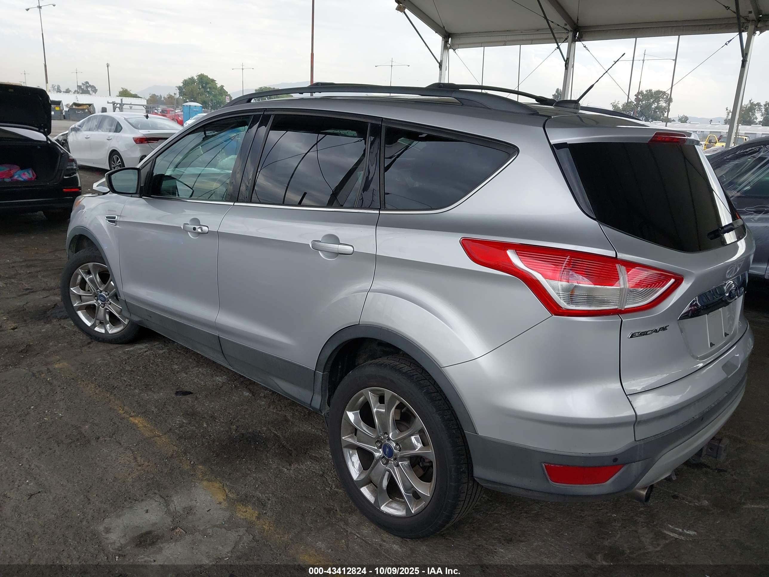 FORD ESCAPE image 3