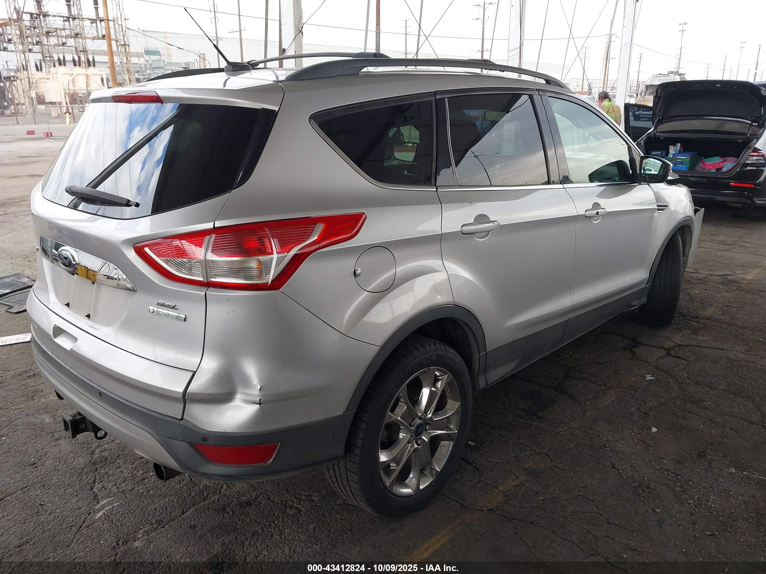 FORD ESCAPE image 4