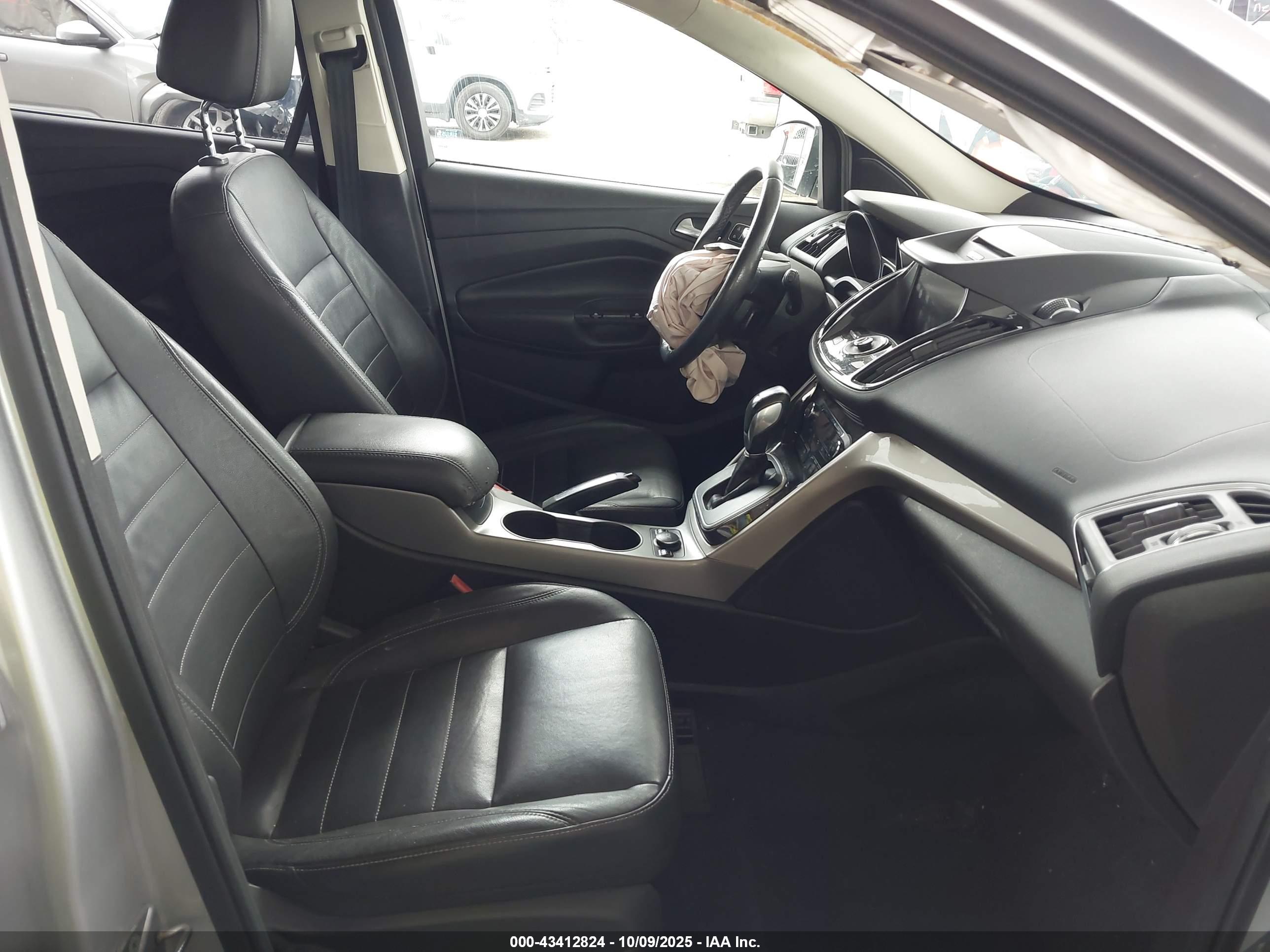 FORD ESCAPE image 5