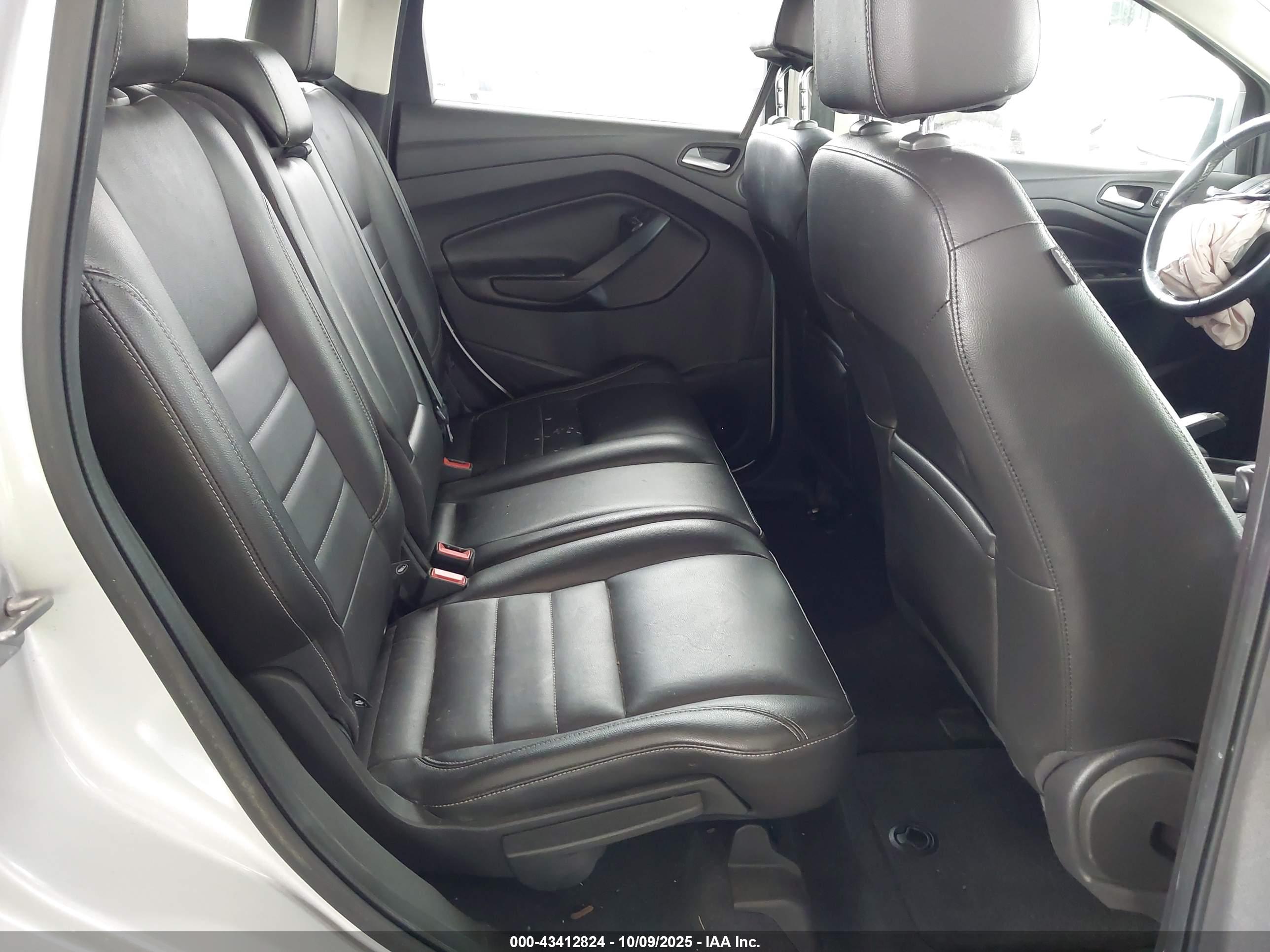 FORD ESCAPE image 8