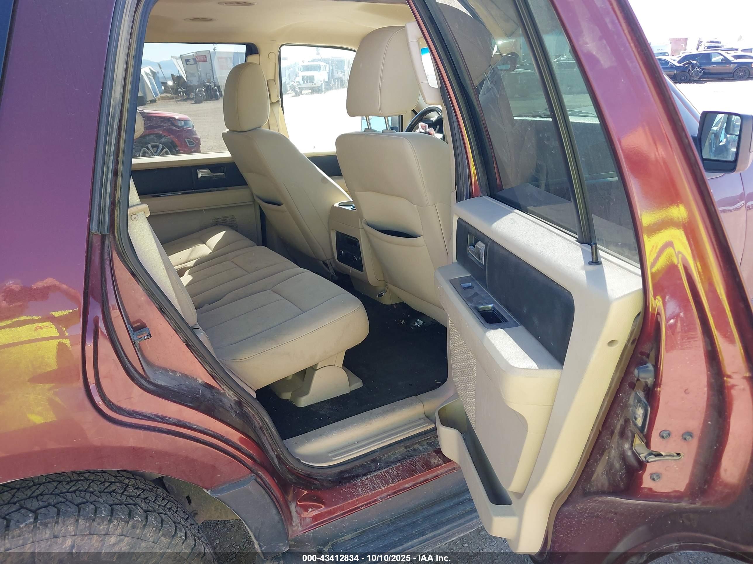 FORD EXPEDITION image 8