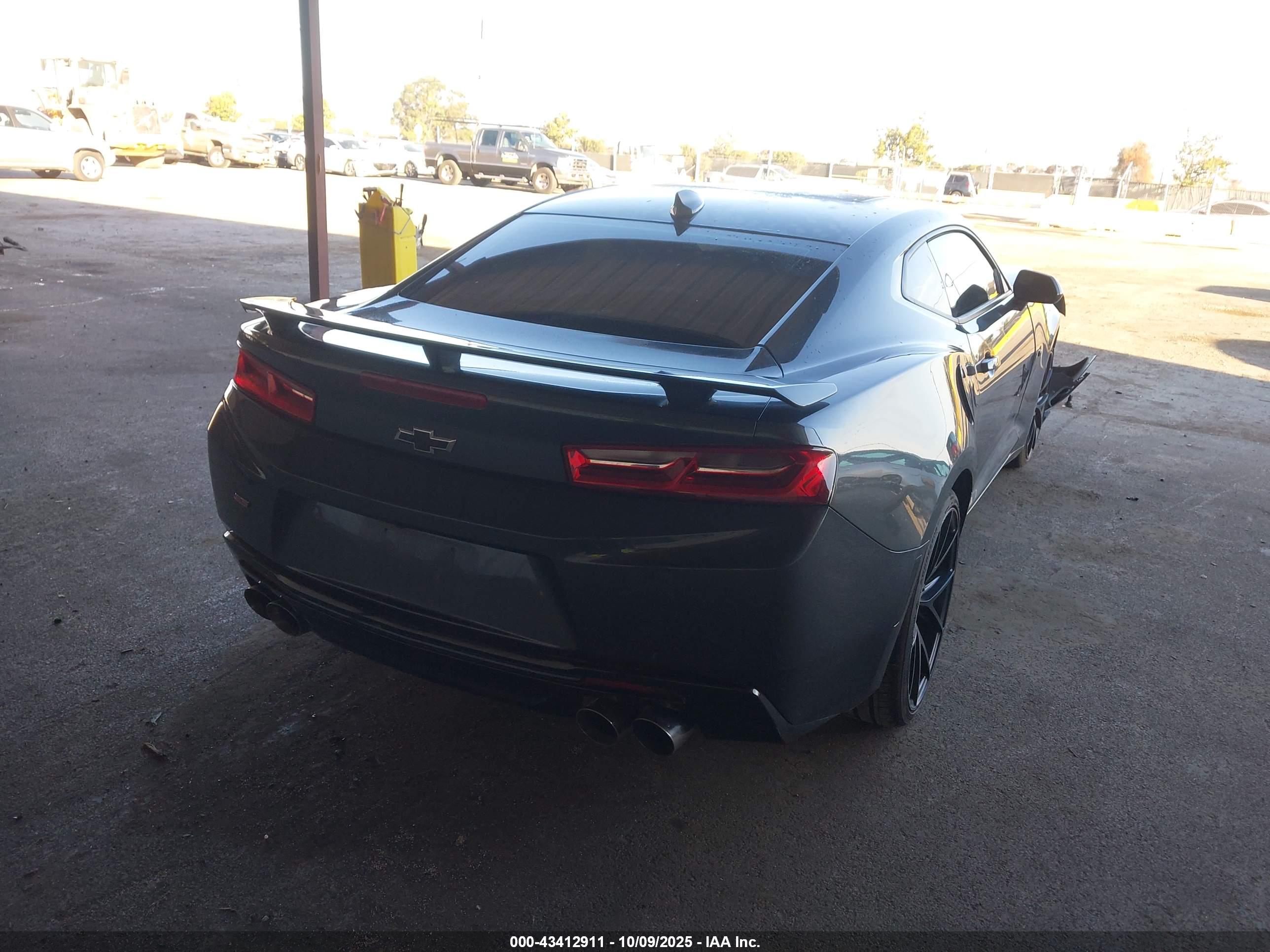 CHEVROLET CAMARO image 4