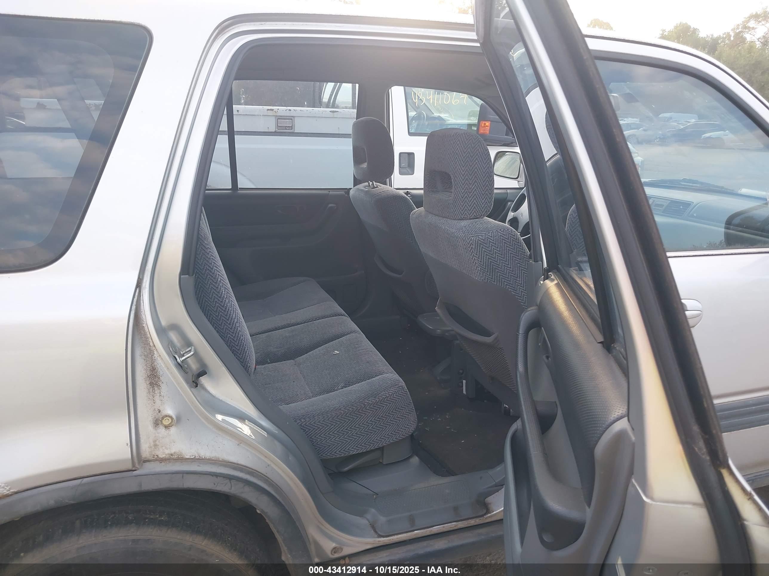 HONDA CR-V image 8