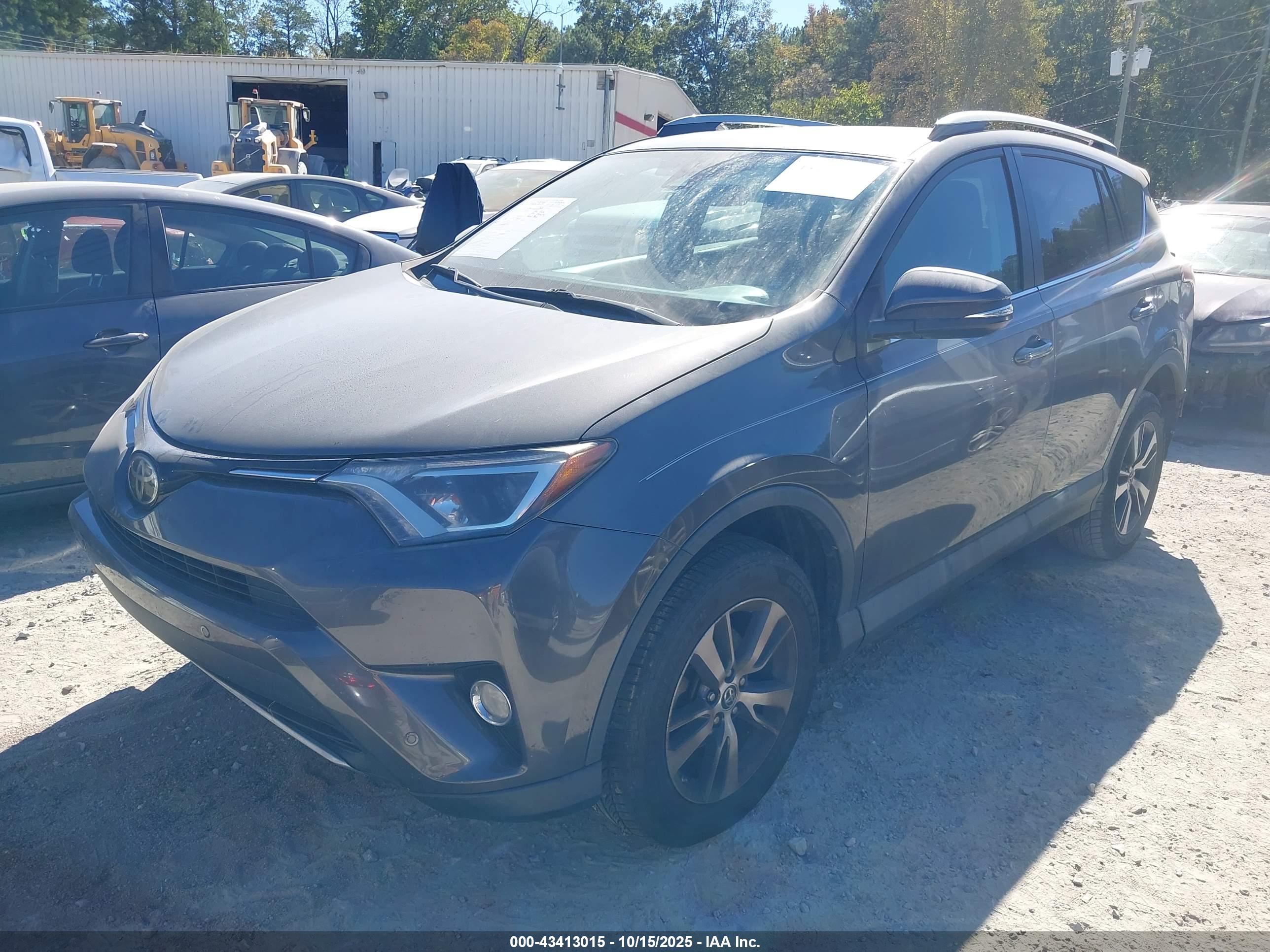 TOYOTA RAV4 image 2