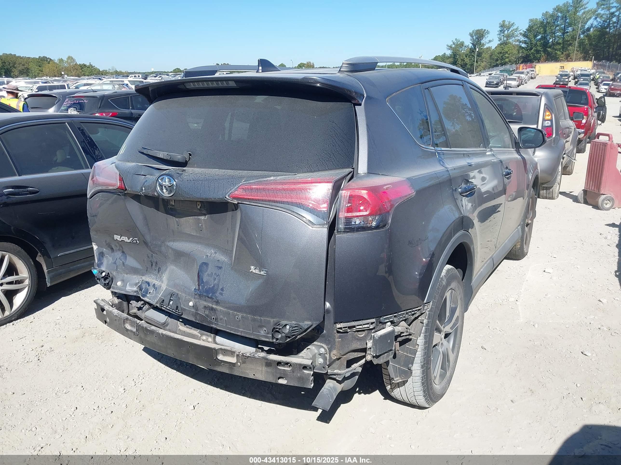 TOYOTA RAV4 image 4