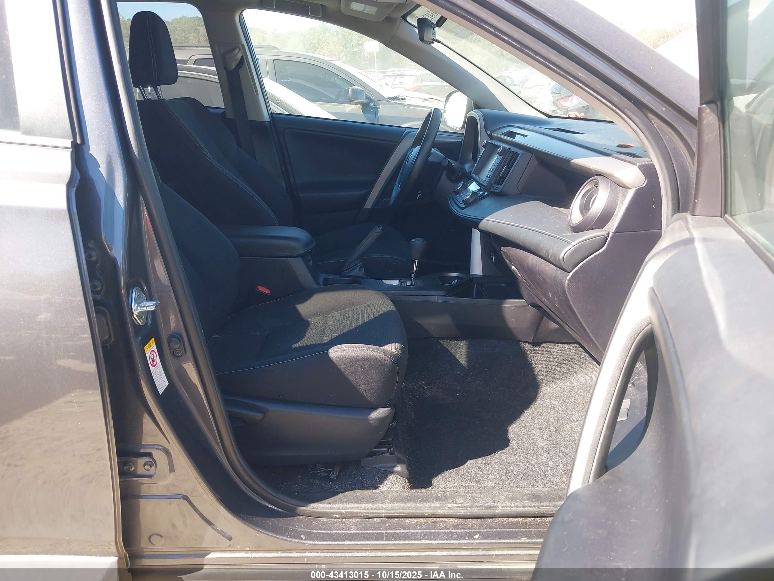 TOYOTA RAV4 image 5