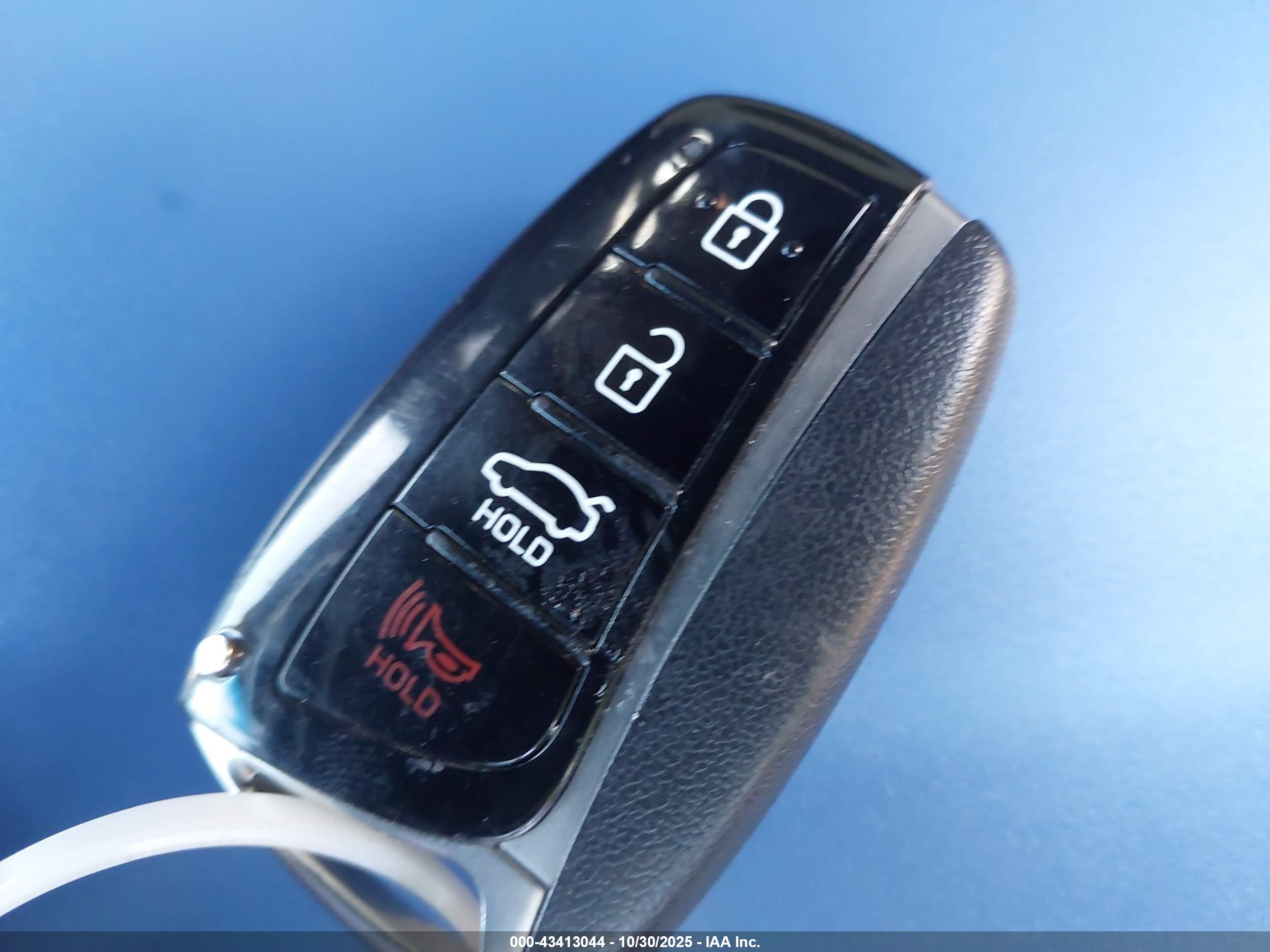 HYUNDAI GENESIS image 11
