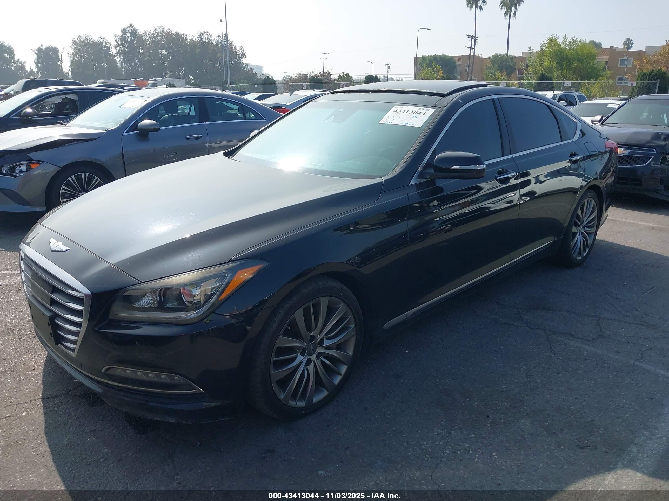 HYUNDAI GENESIS image 2