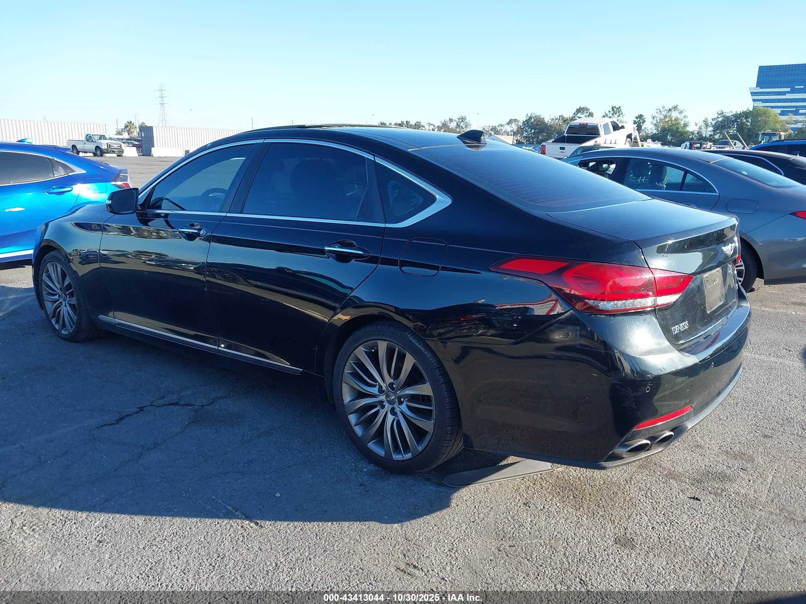 HYUNDAI GENESIS image 3