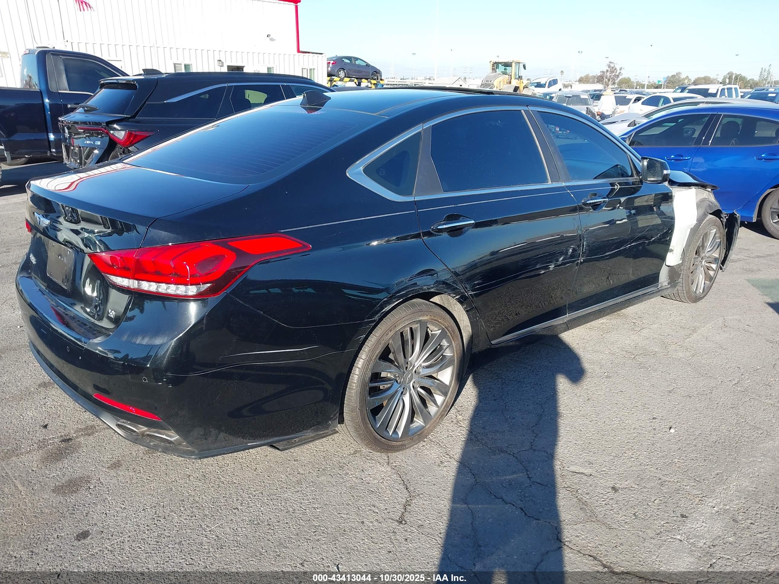 HYUNDAI GENESIS image 4