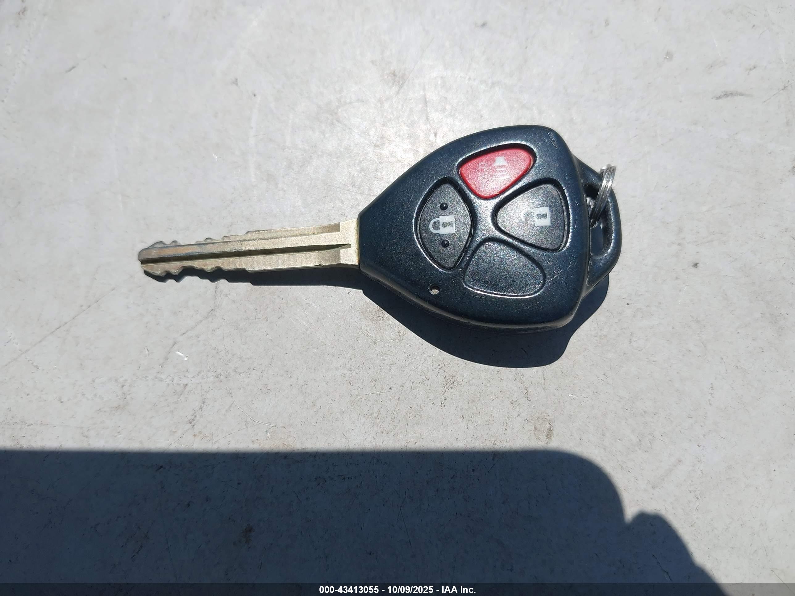TOYOTA YARIS image 11