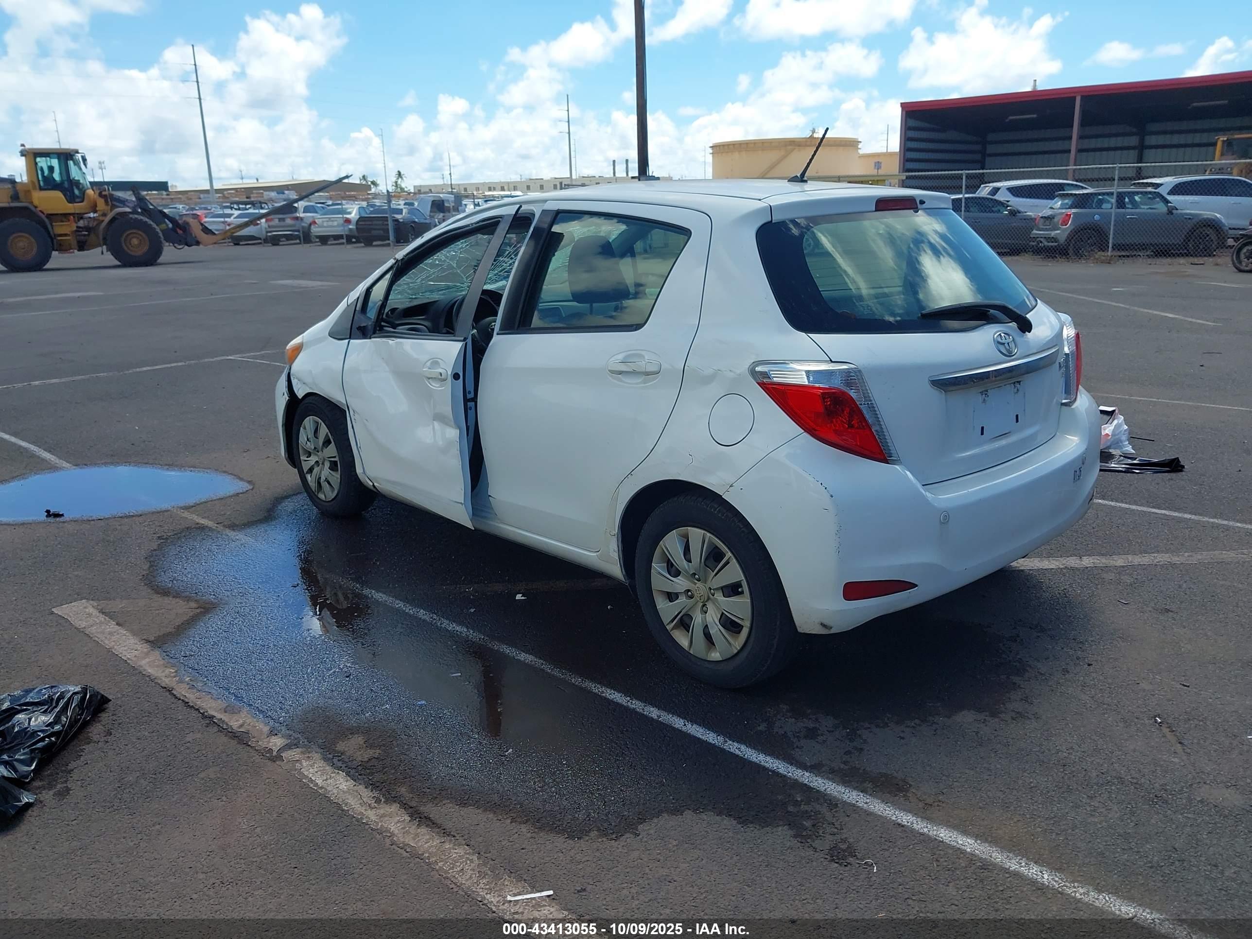 TOYOTA YARIS image 3