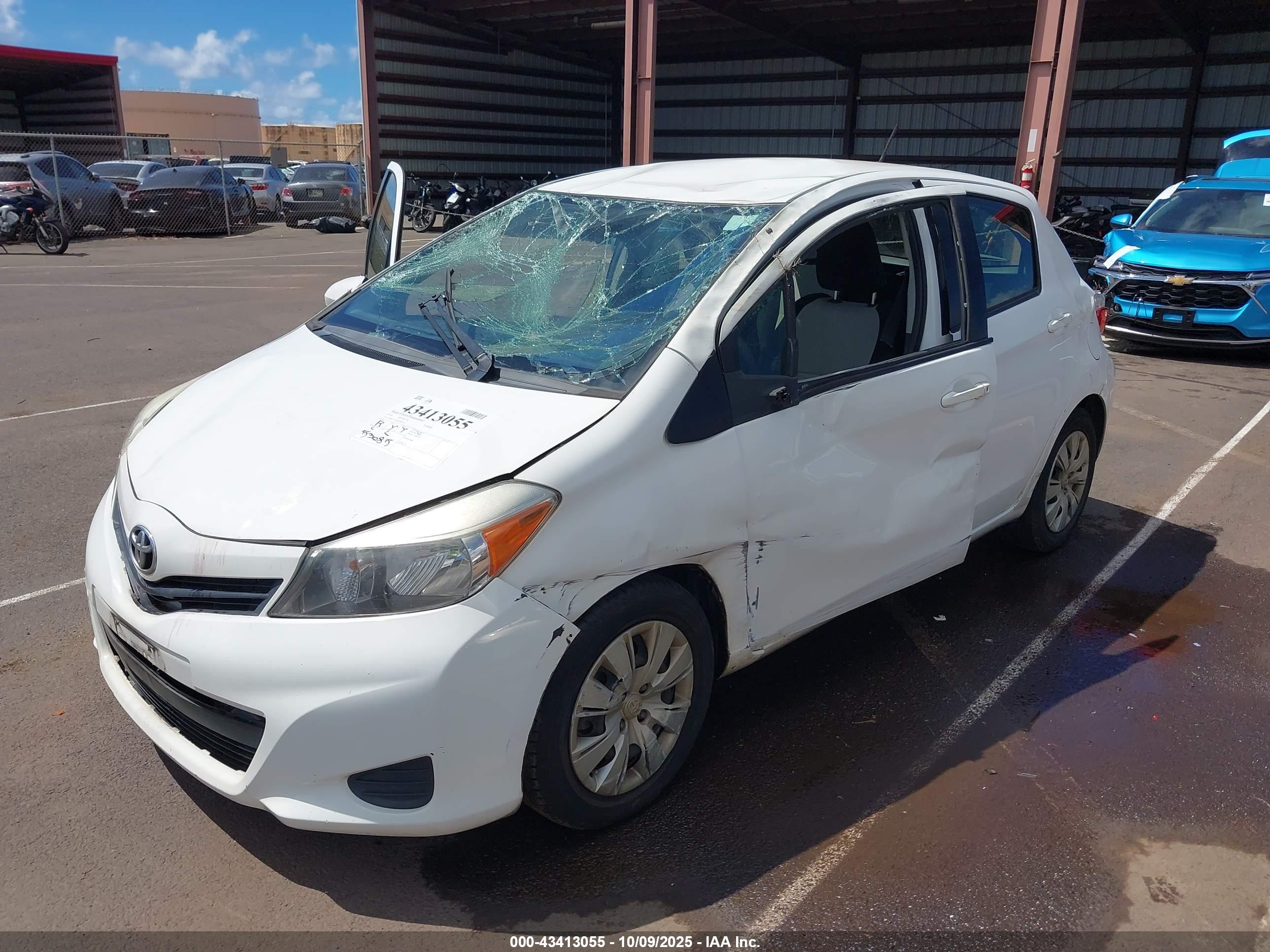 TOYOTA YARIS image 6