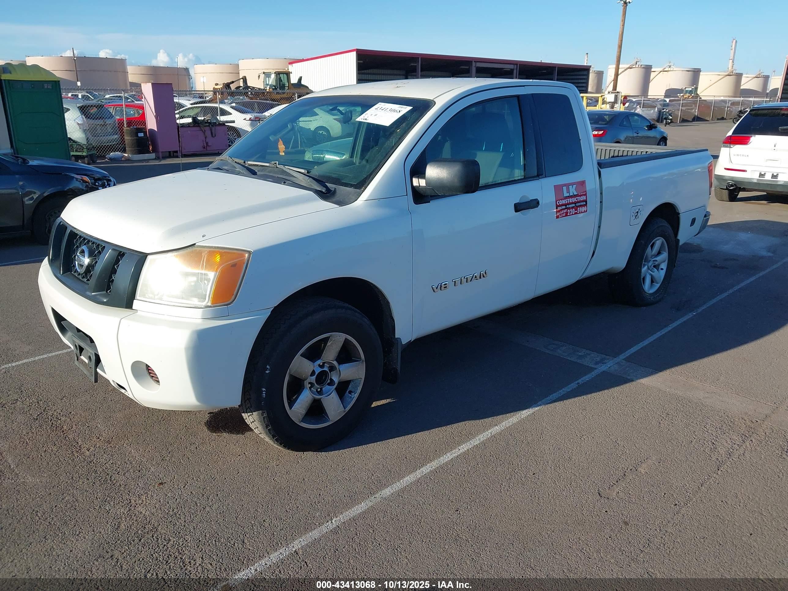 NISSAN TITAN image 2