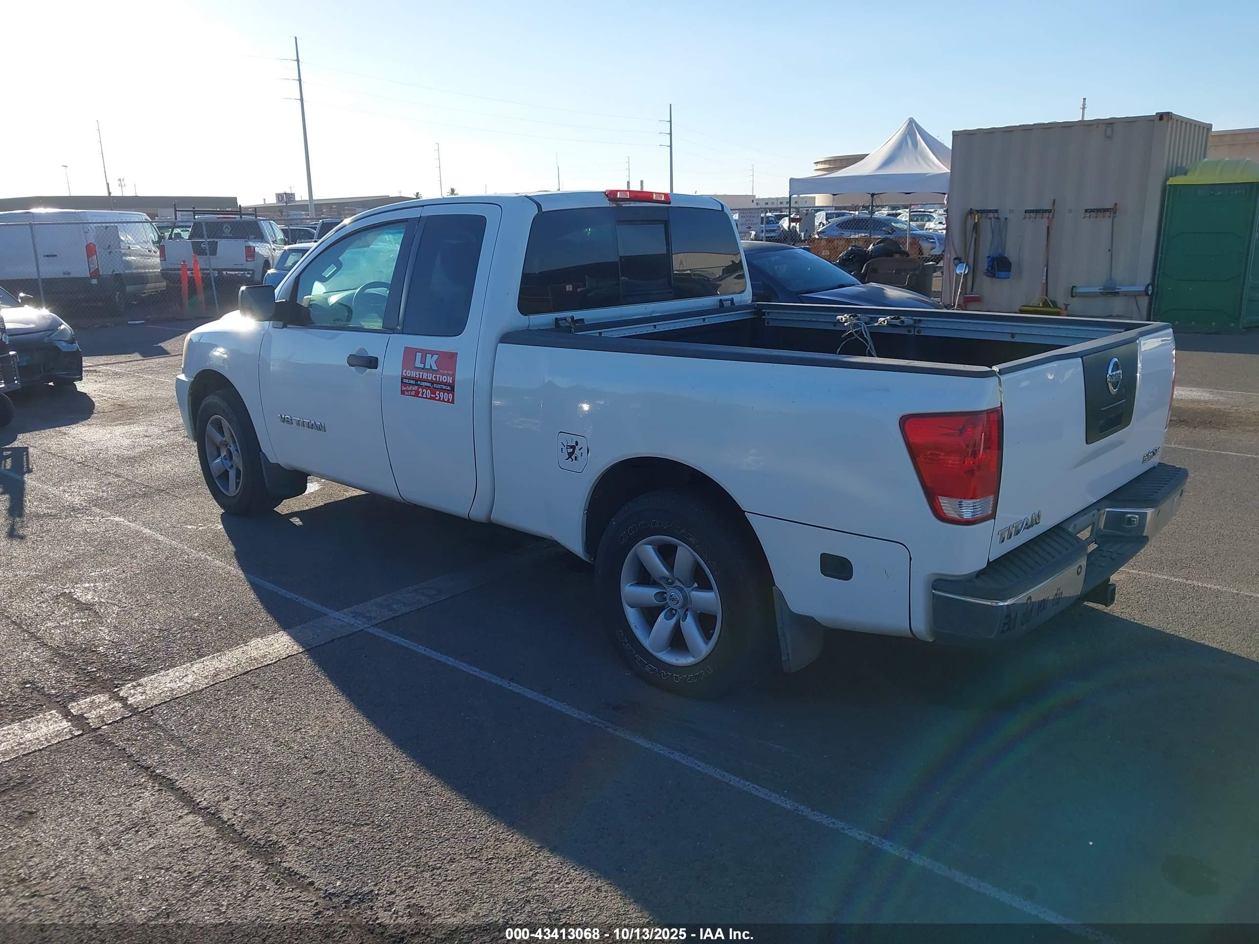 NISSAN TITAN image 3