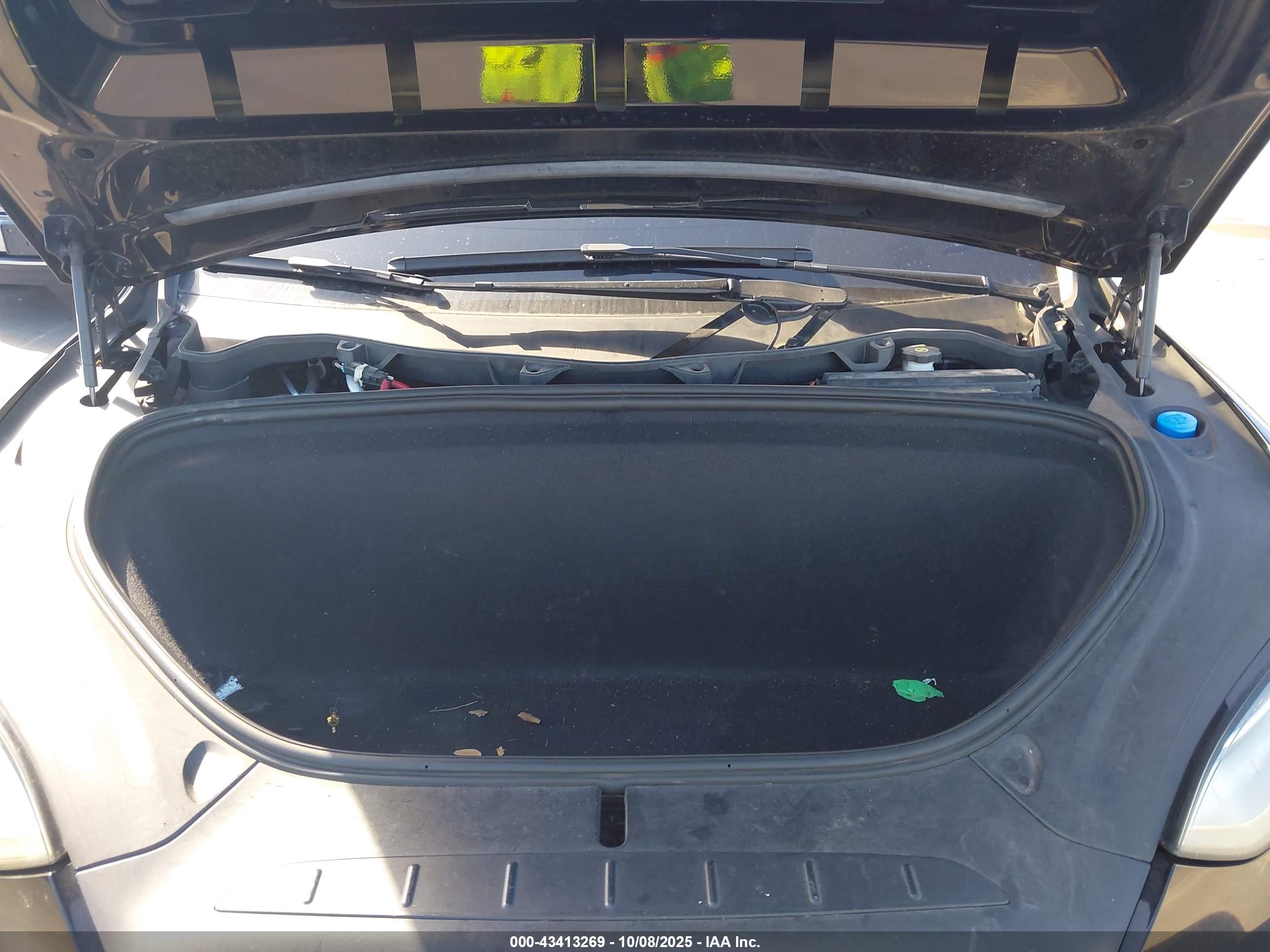 TESLA MODEL image 10