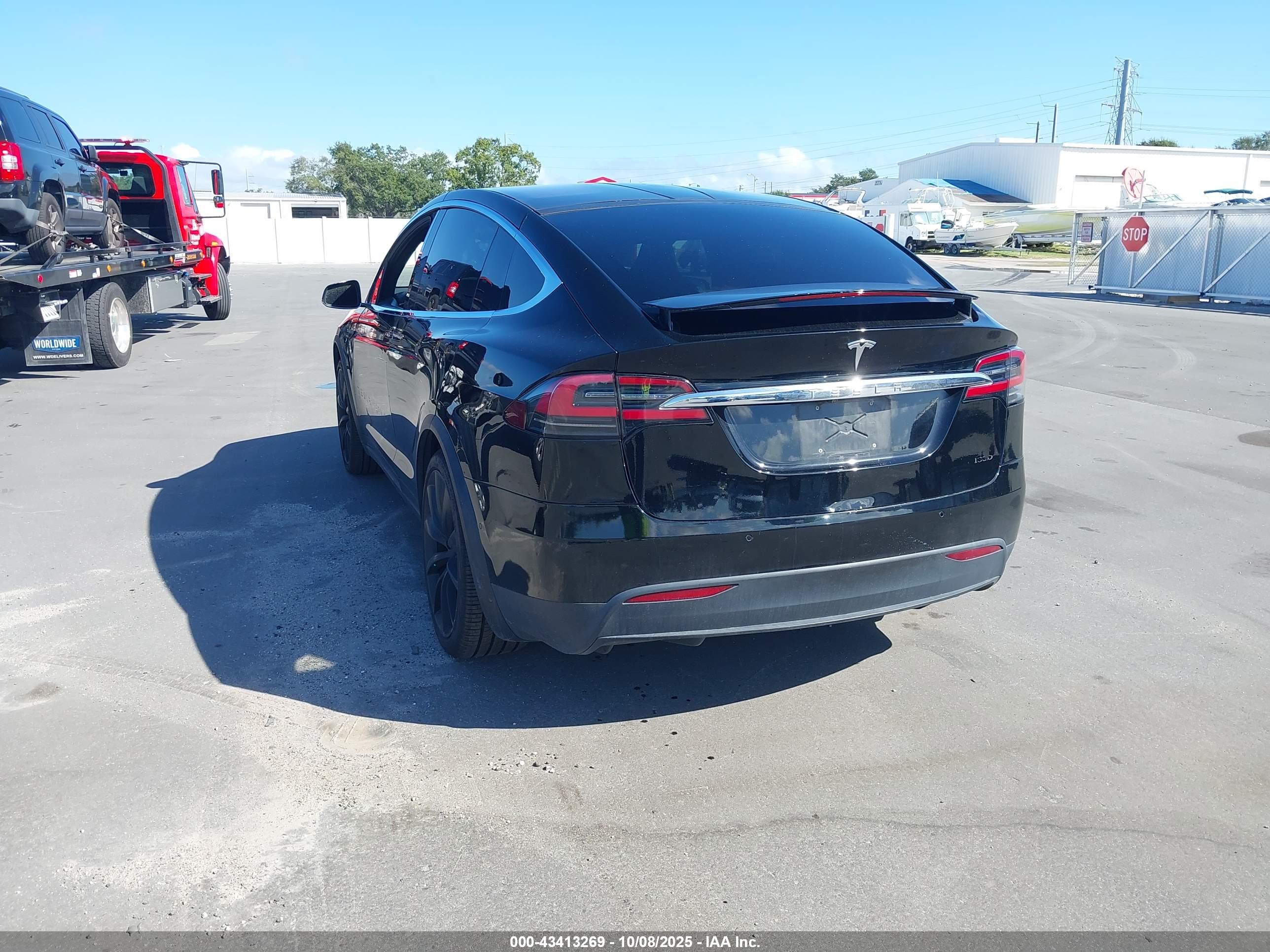 TESLA MODEL image 3