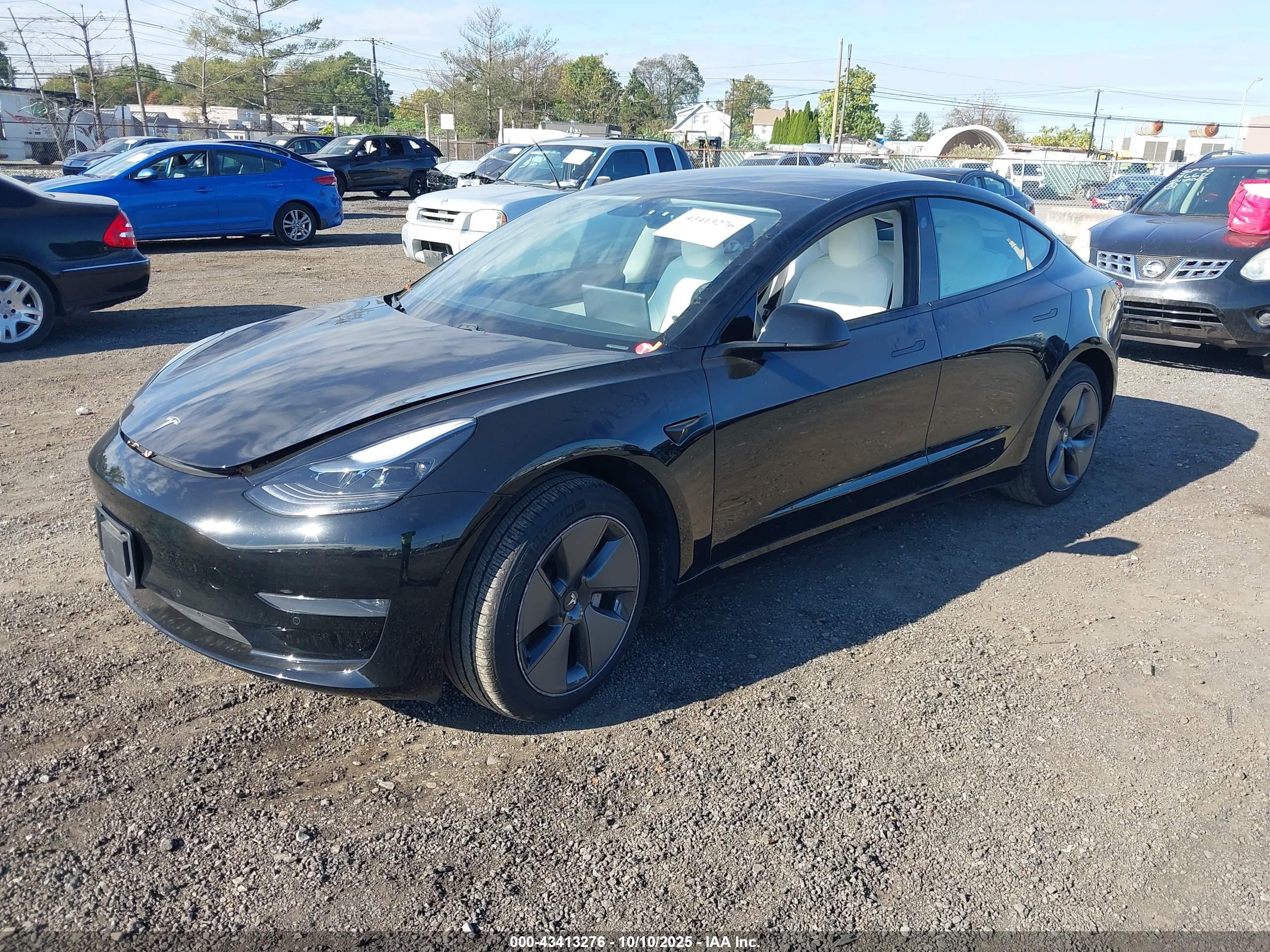 TESLA MODEL image 2