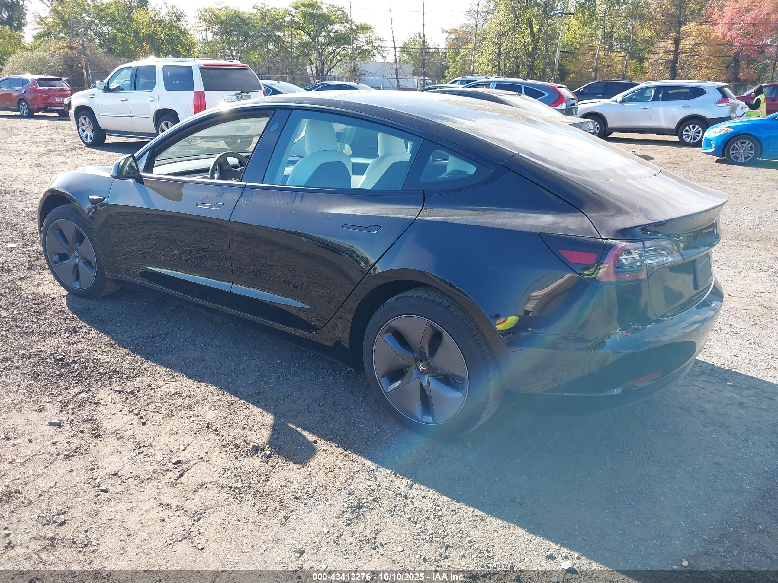 TESLA MODEL image 3