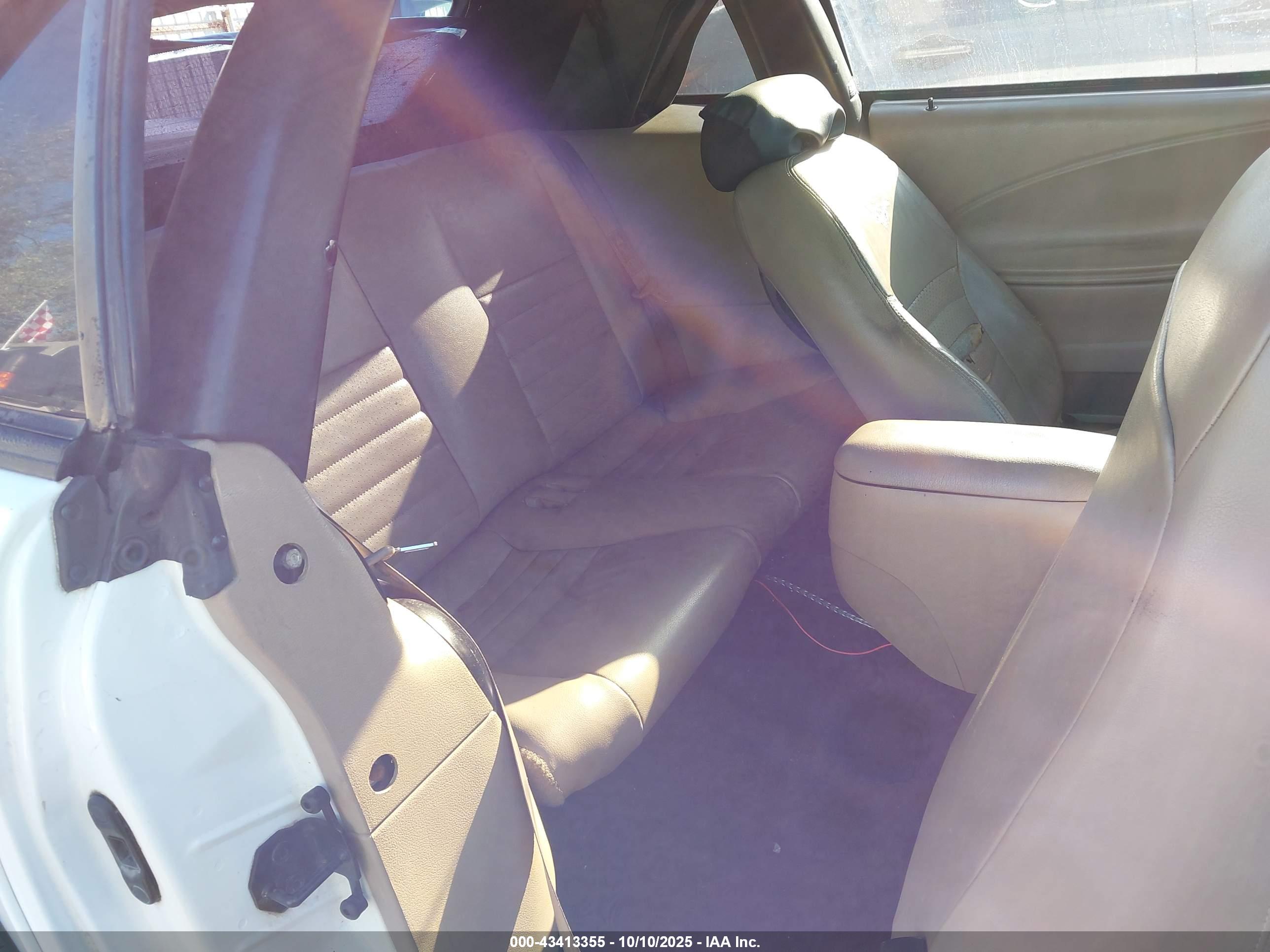 FORD MUSTANG image 8