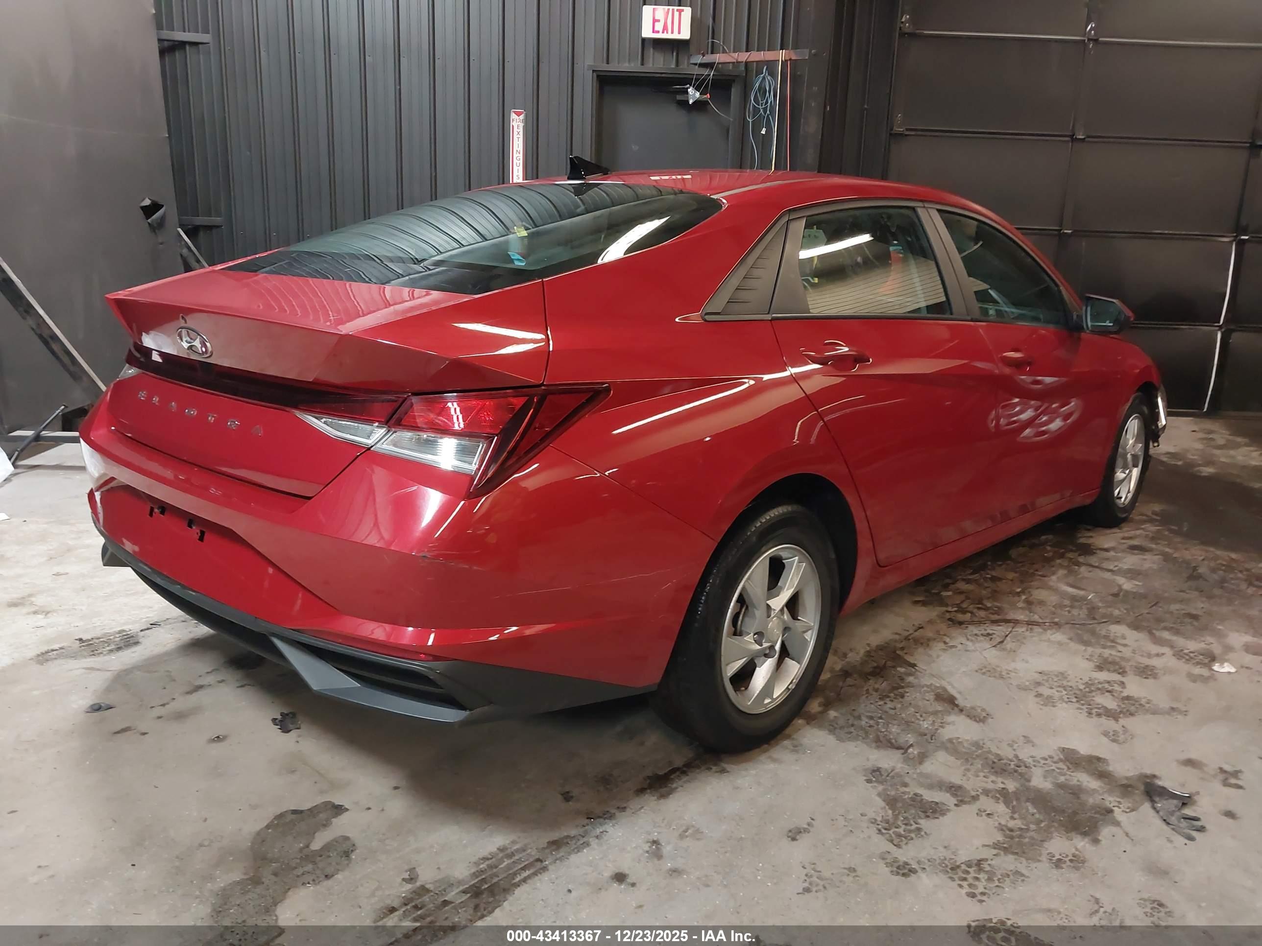 HYUNDAI ELANTRA image 4