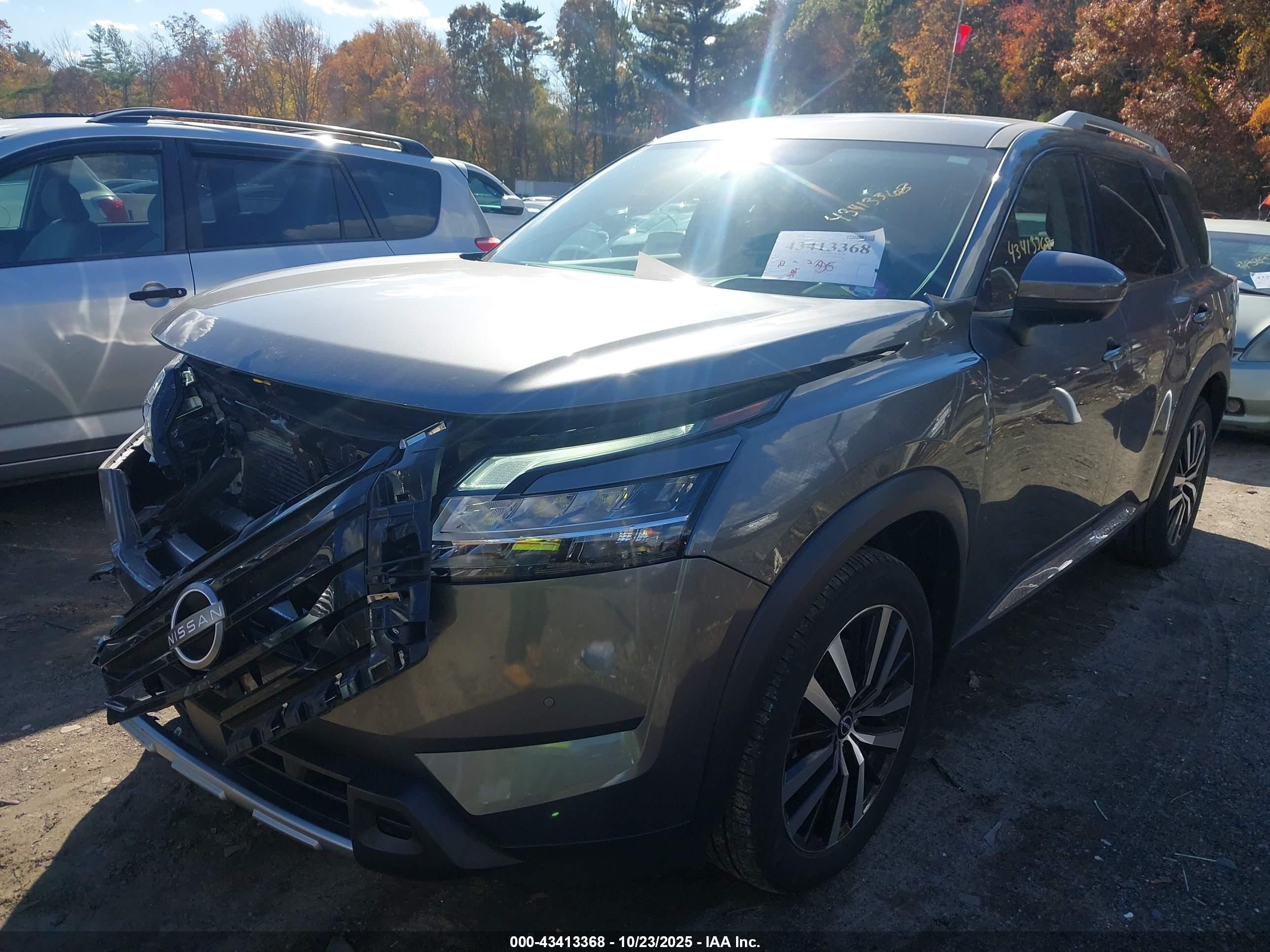 NISSAN PATHFINDER image 2