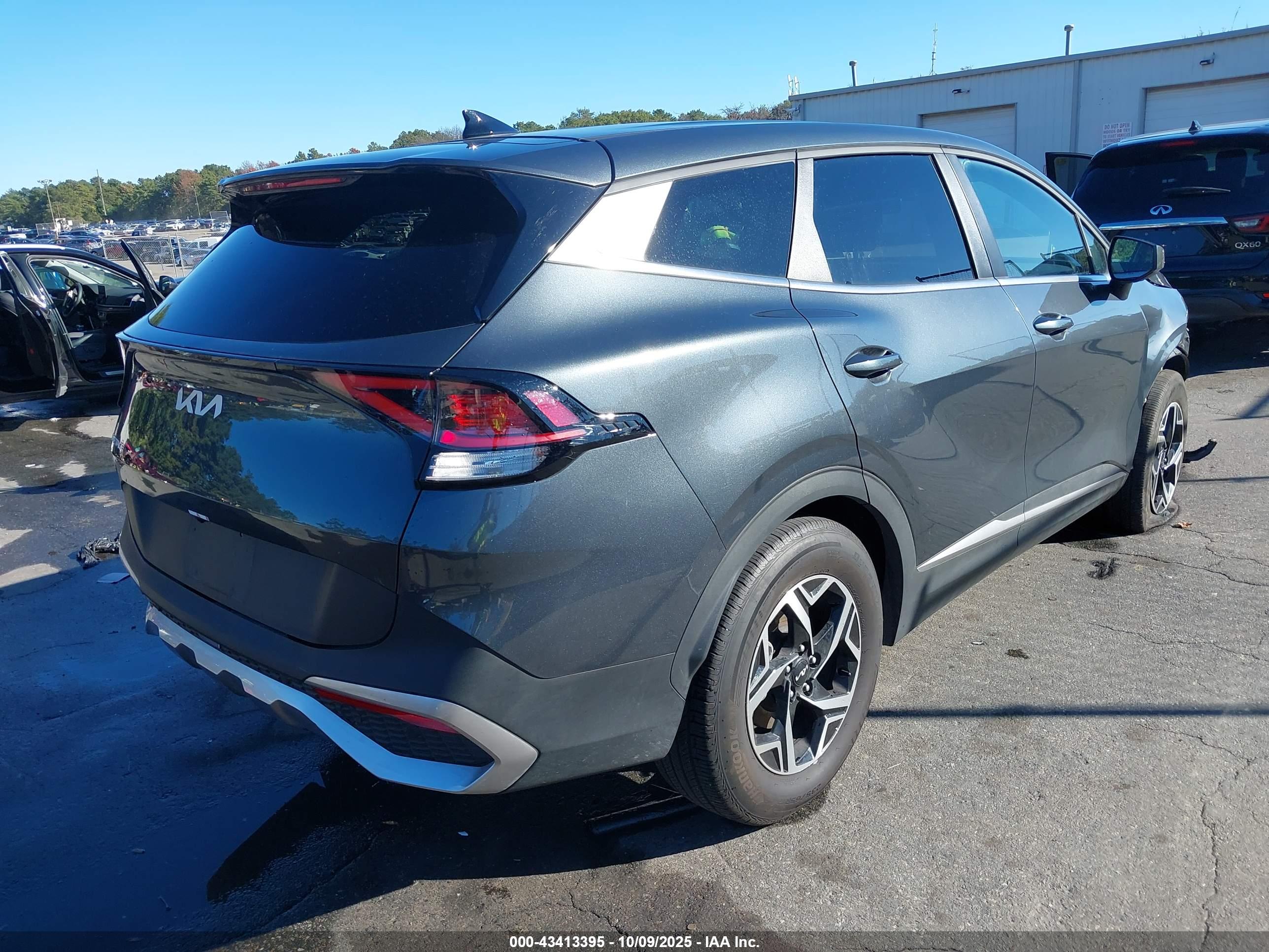 KIA SPORTAGE image 4