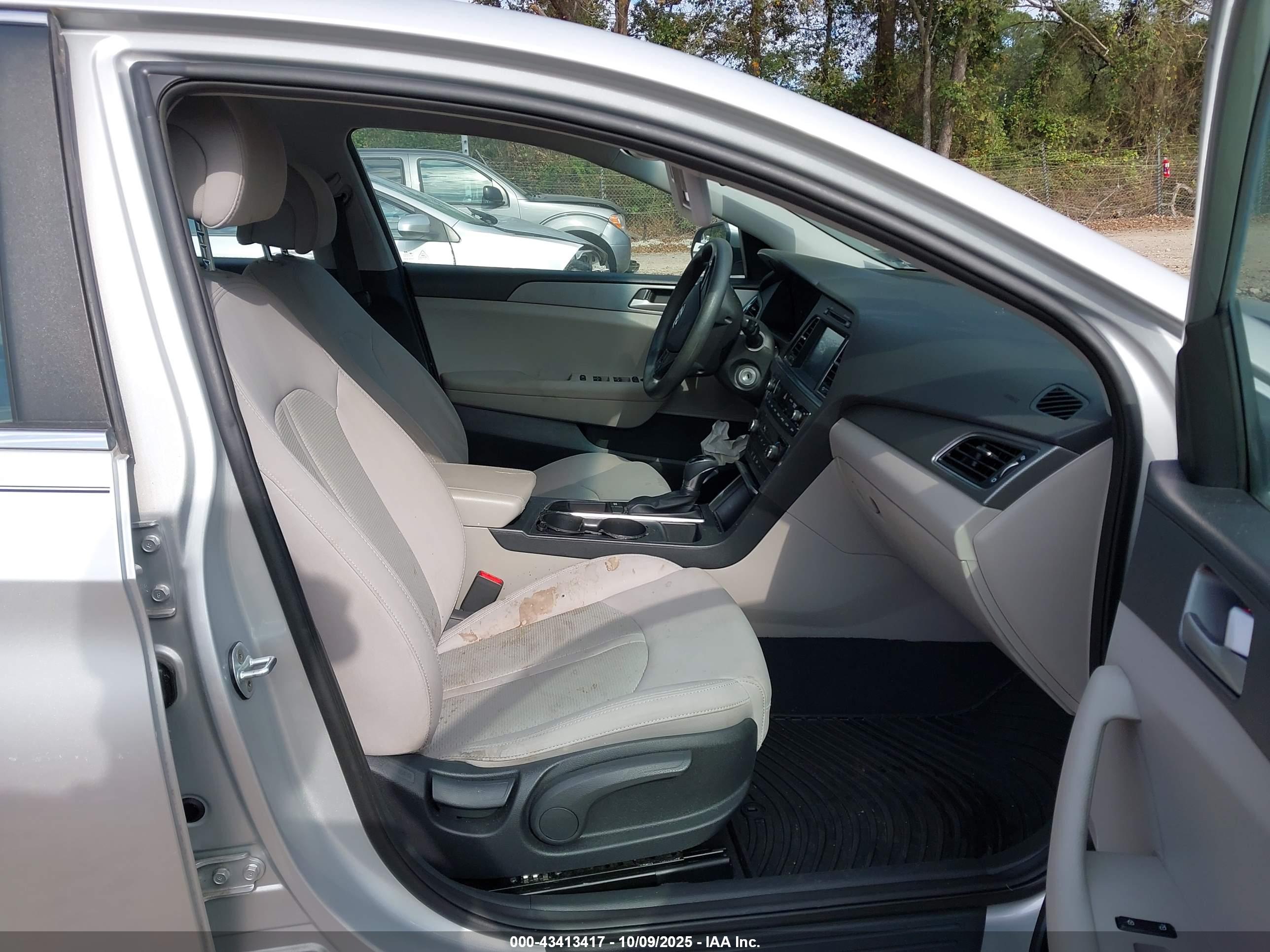 HYUNDAI SONATA image 5