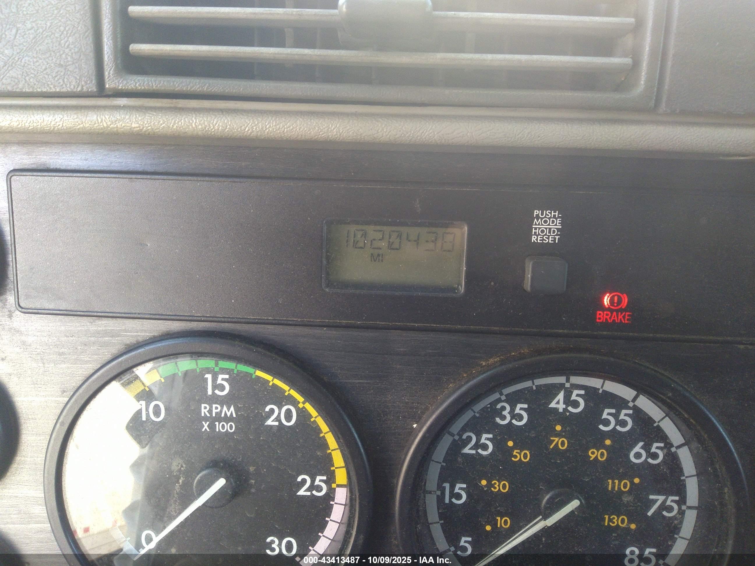 FREIGHTLINER COLUMBIA image 6