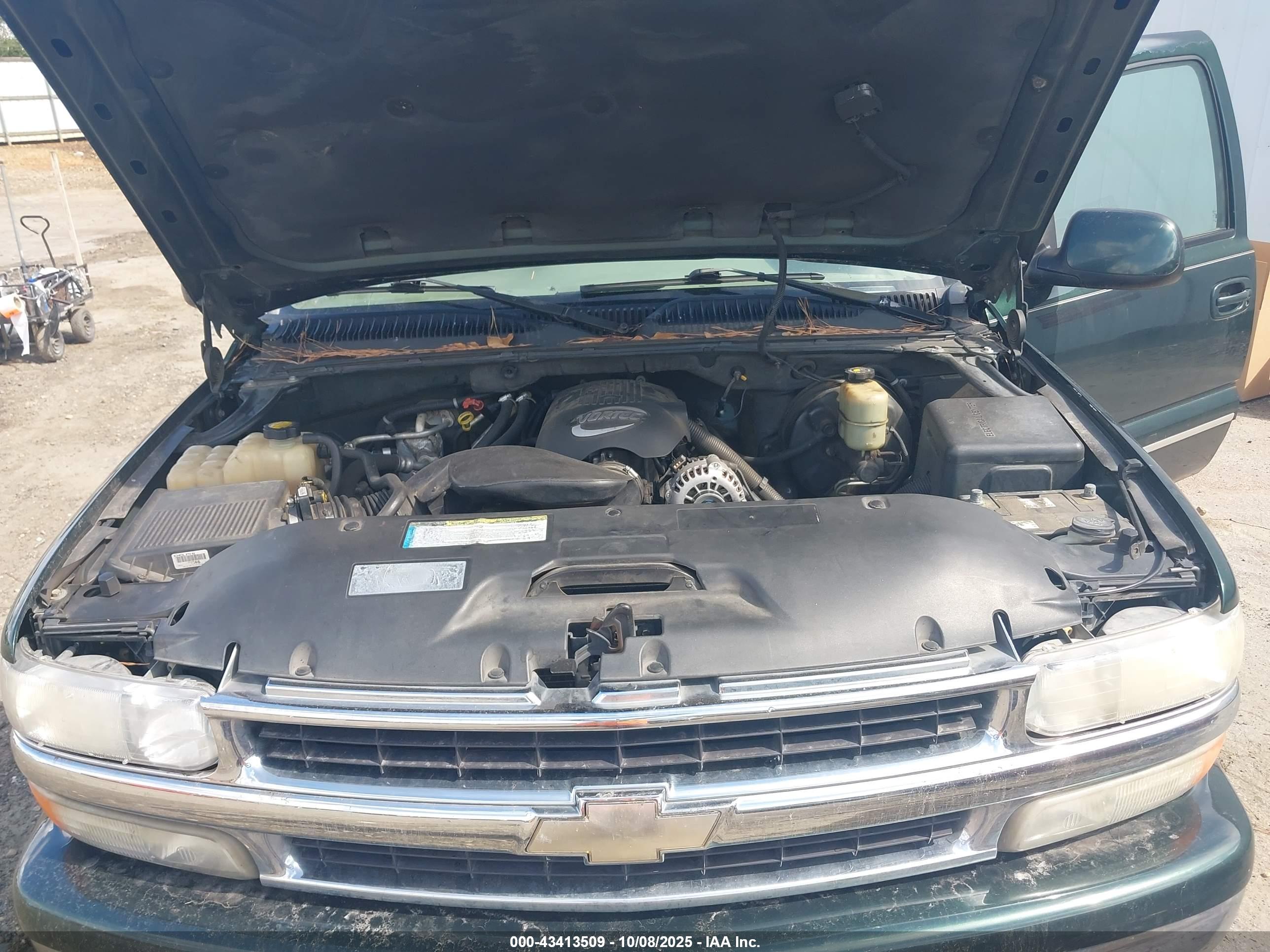 CHEVROLET SUBURBAN image 10