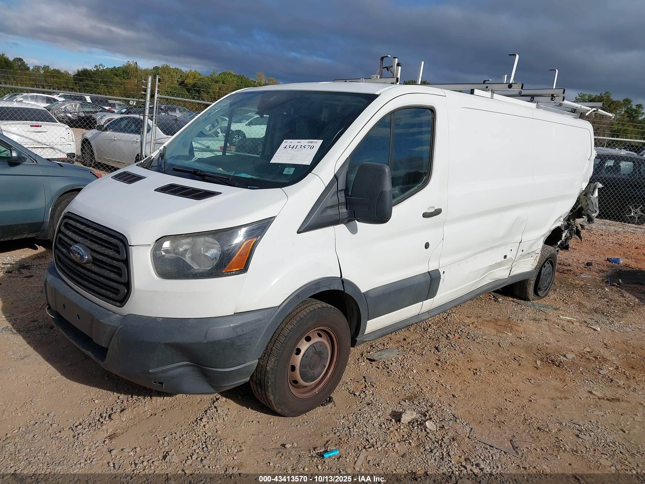 FORD TRANSIT-250 image 2