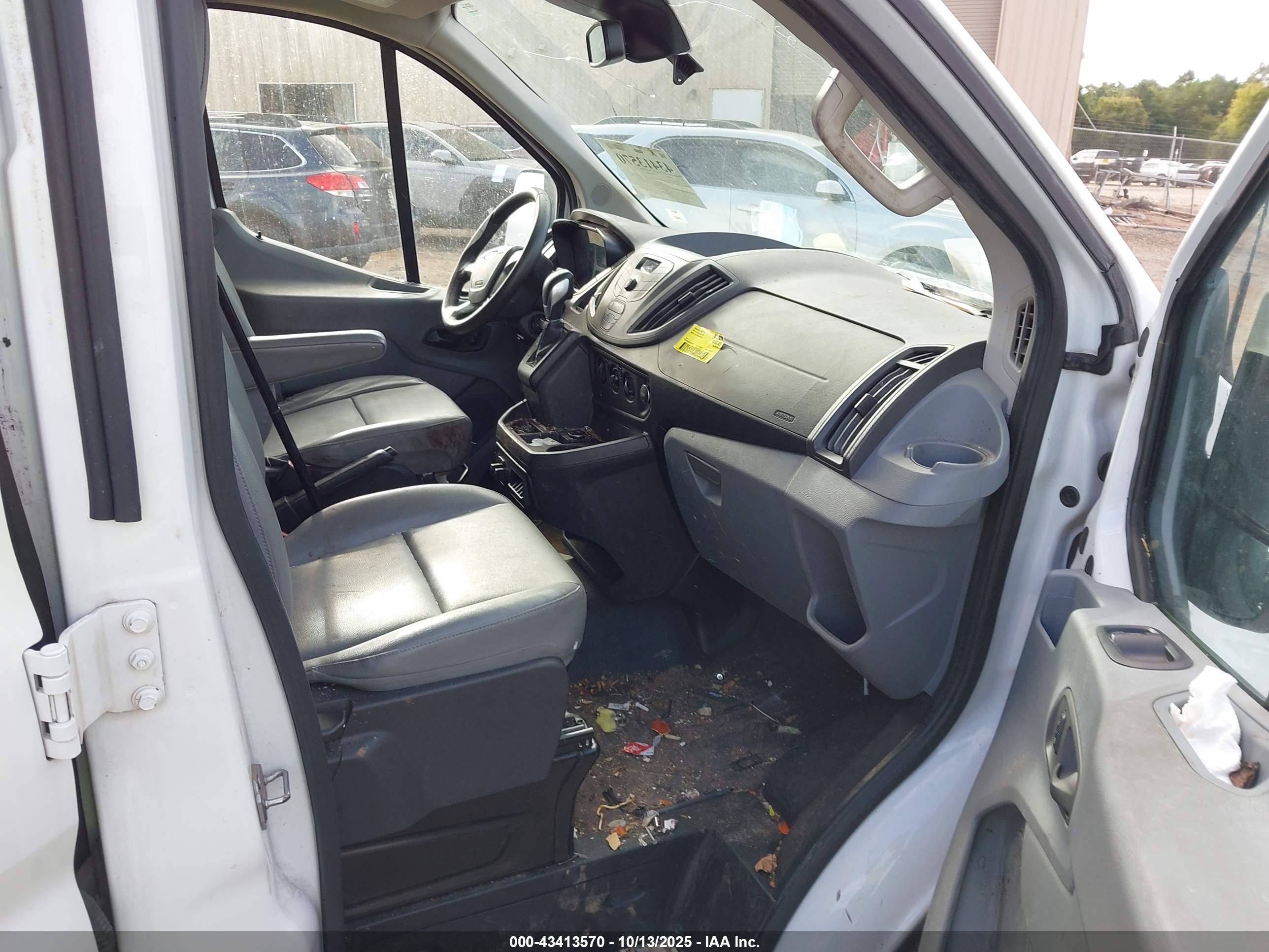 FORD TRANSIT-250 image 5