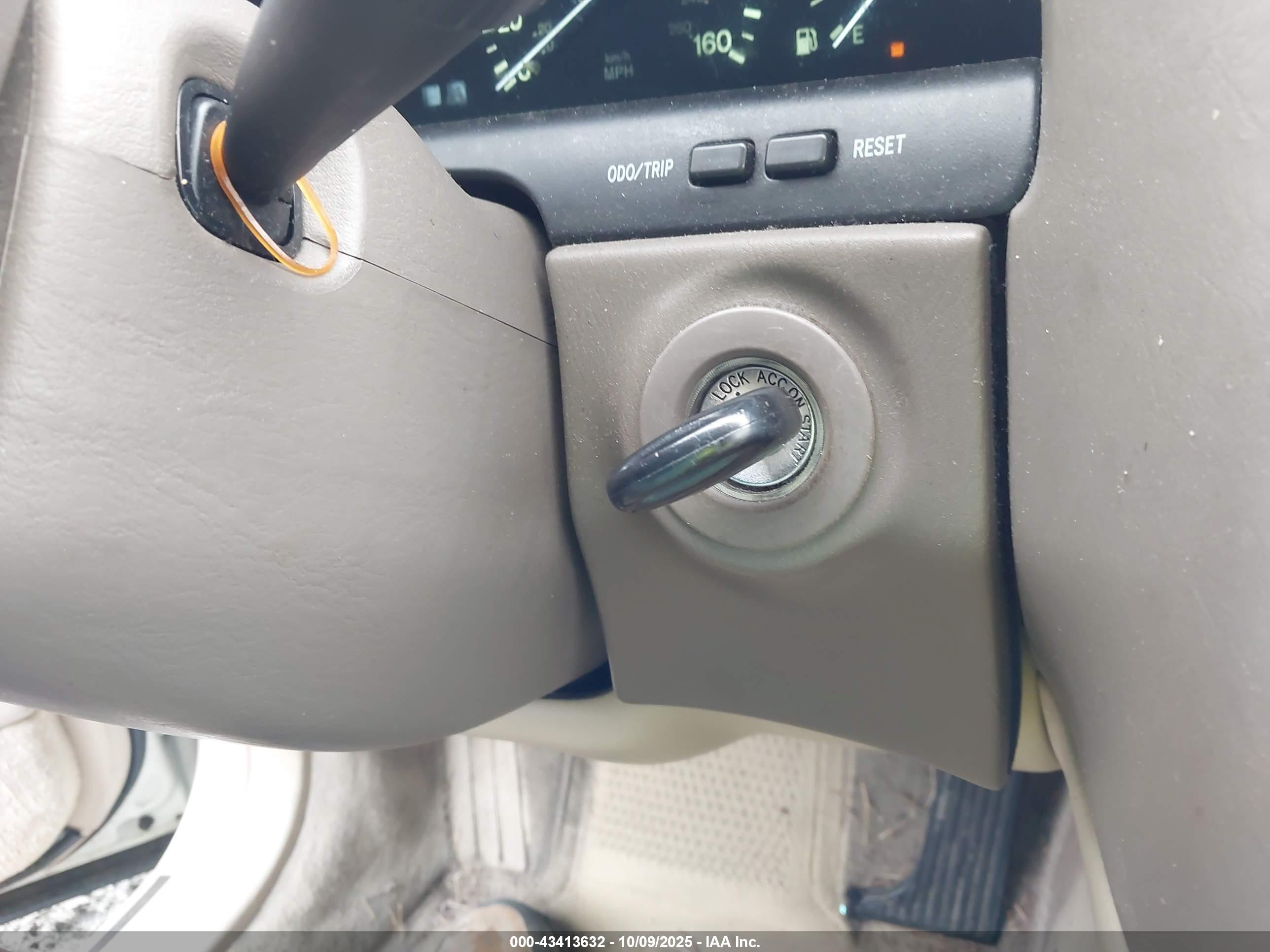 LEXUS LS image 11