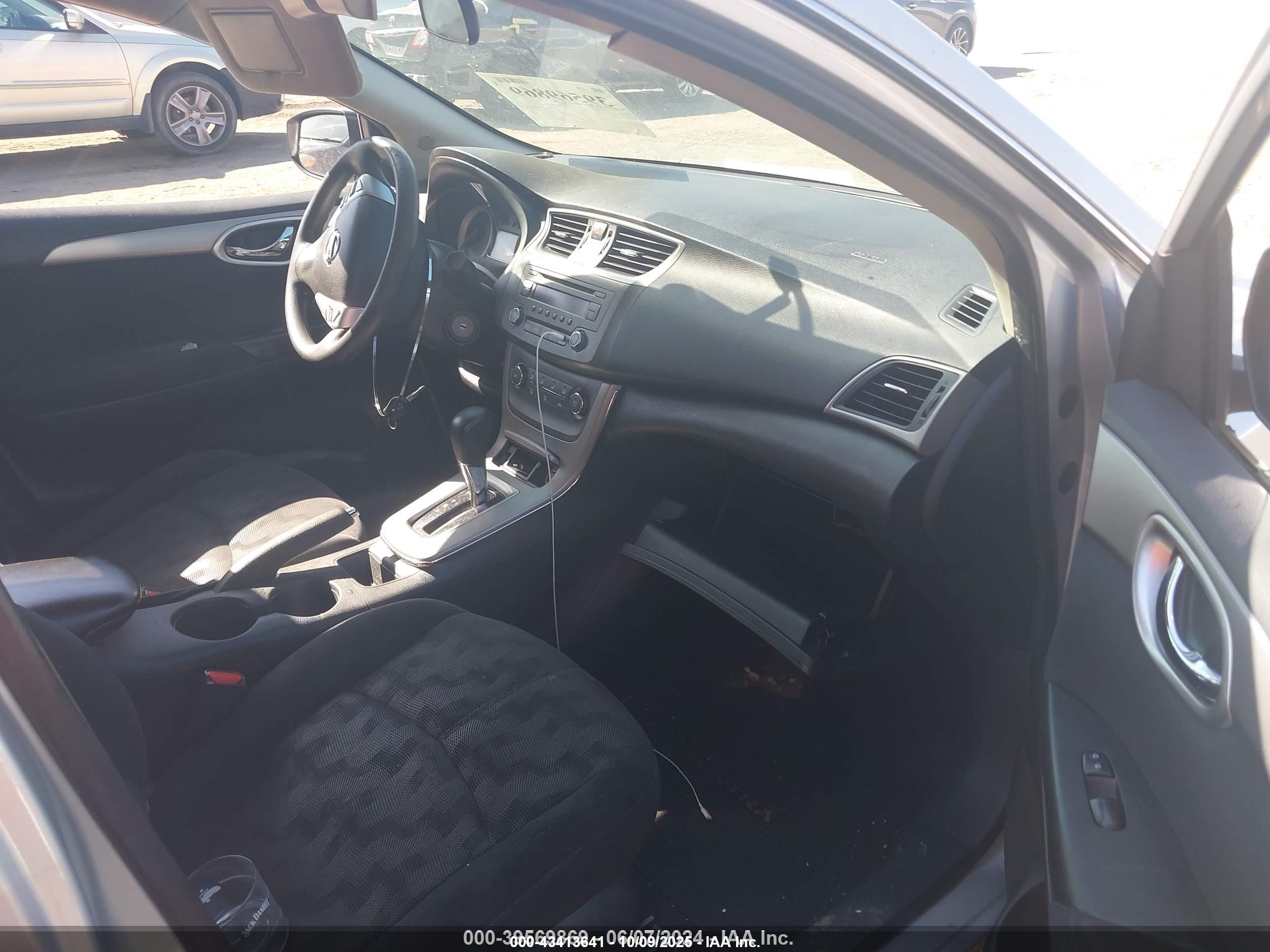 NISSAN SENTRA image 5