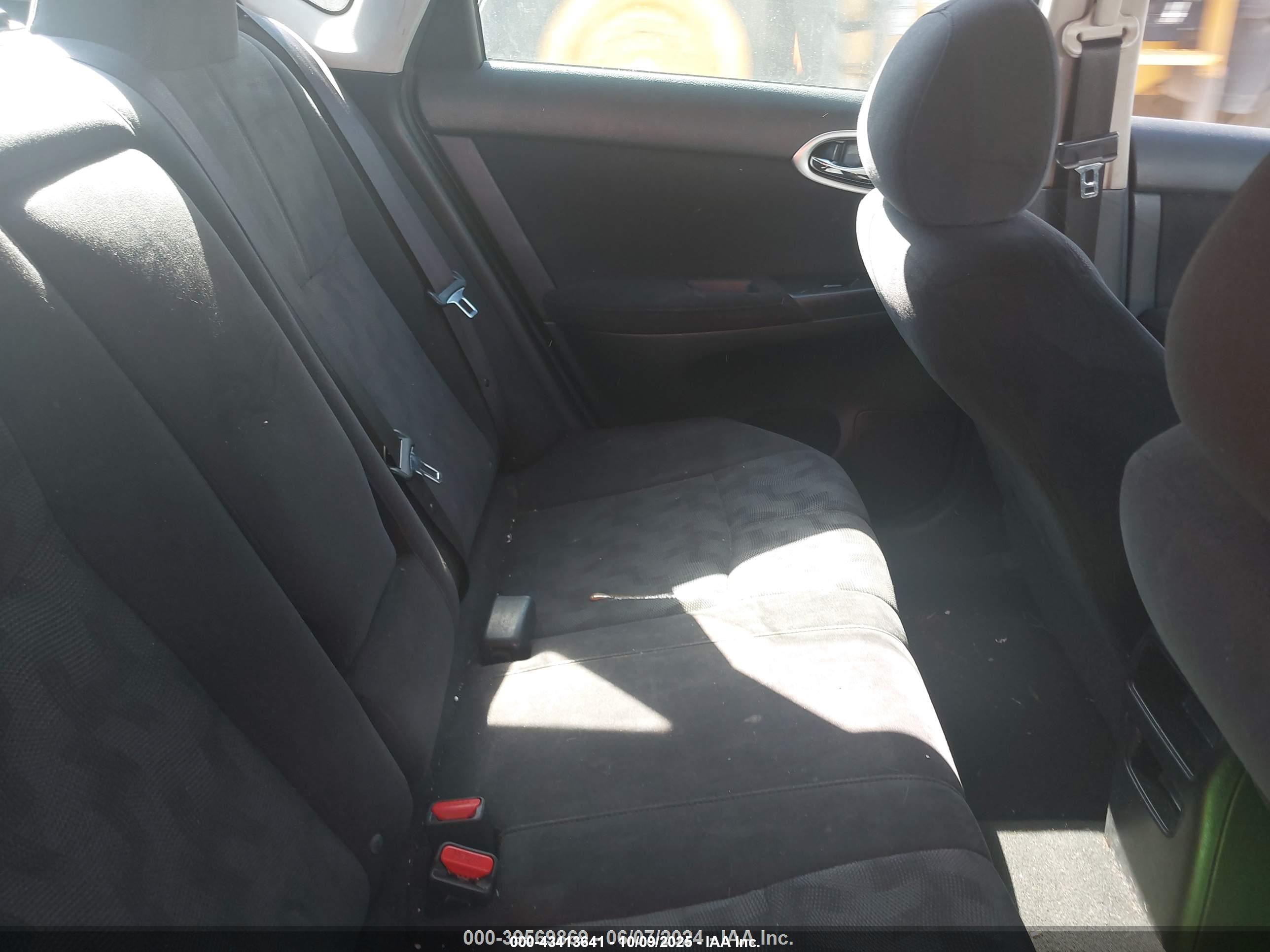 NISSAN SENTRA image 8