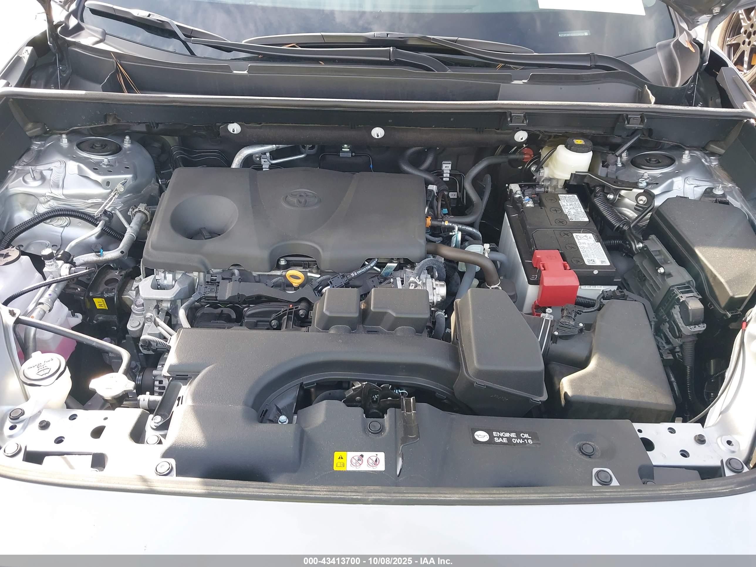 TOYOTA RAV4 image 10