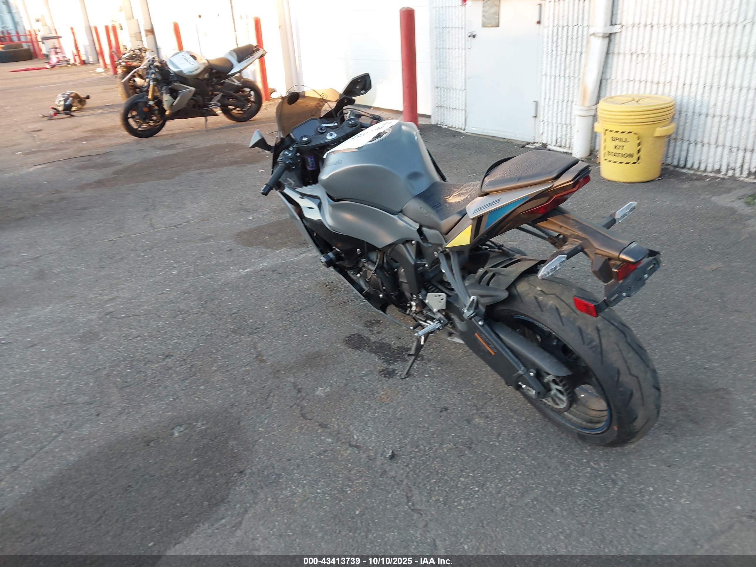 KAWASAKI ZX636 image 3