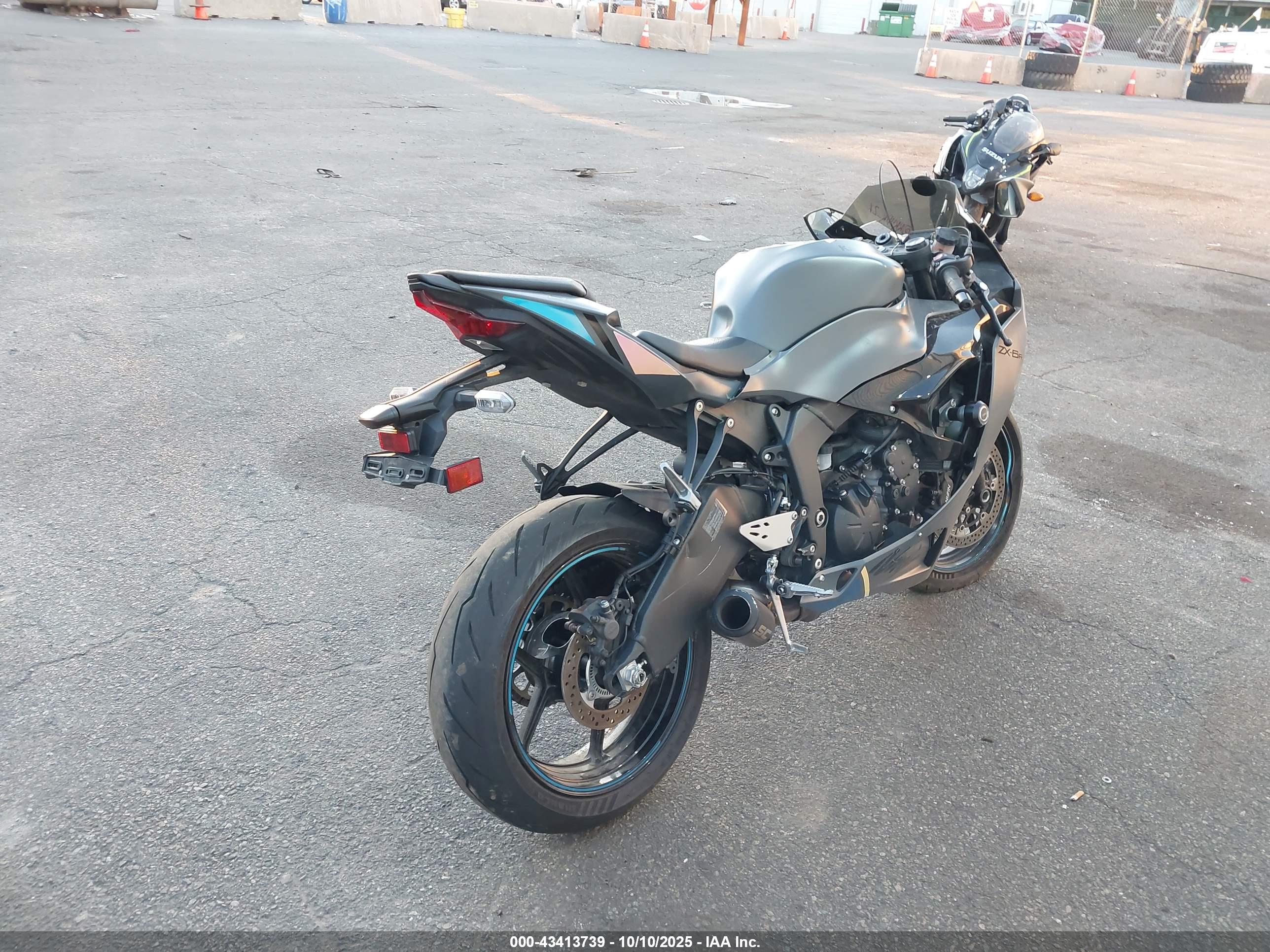 KAWASAKI ZX636 image 4