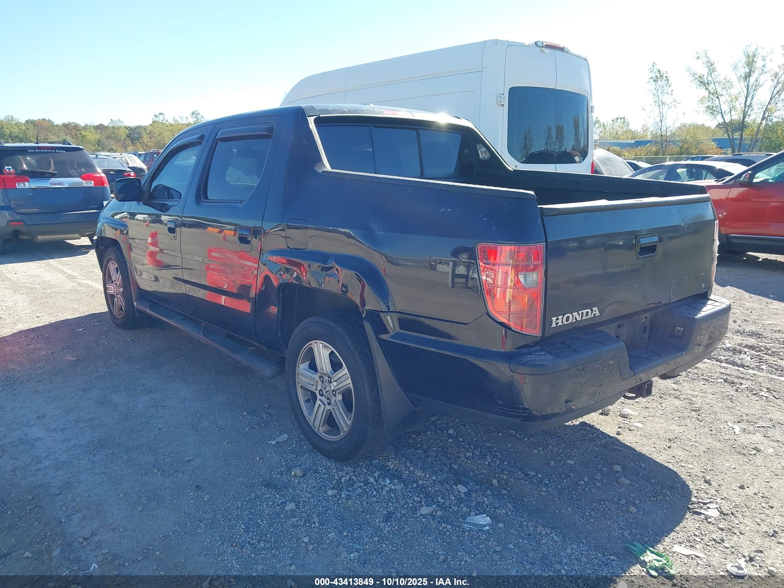 HONDA RIDGELINE image 3