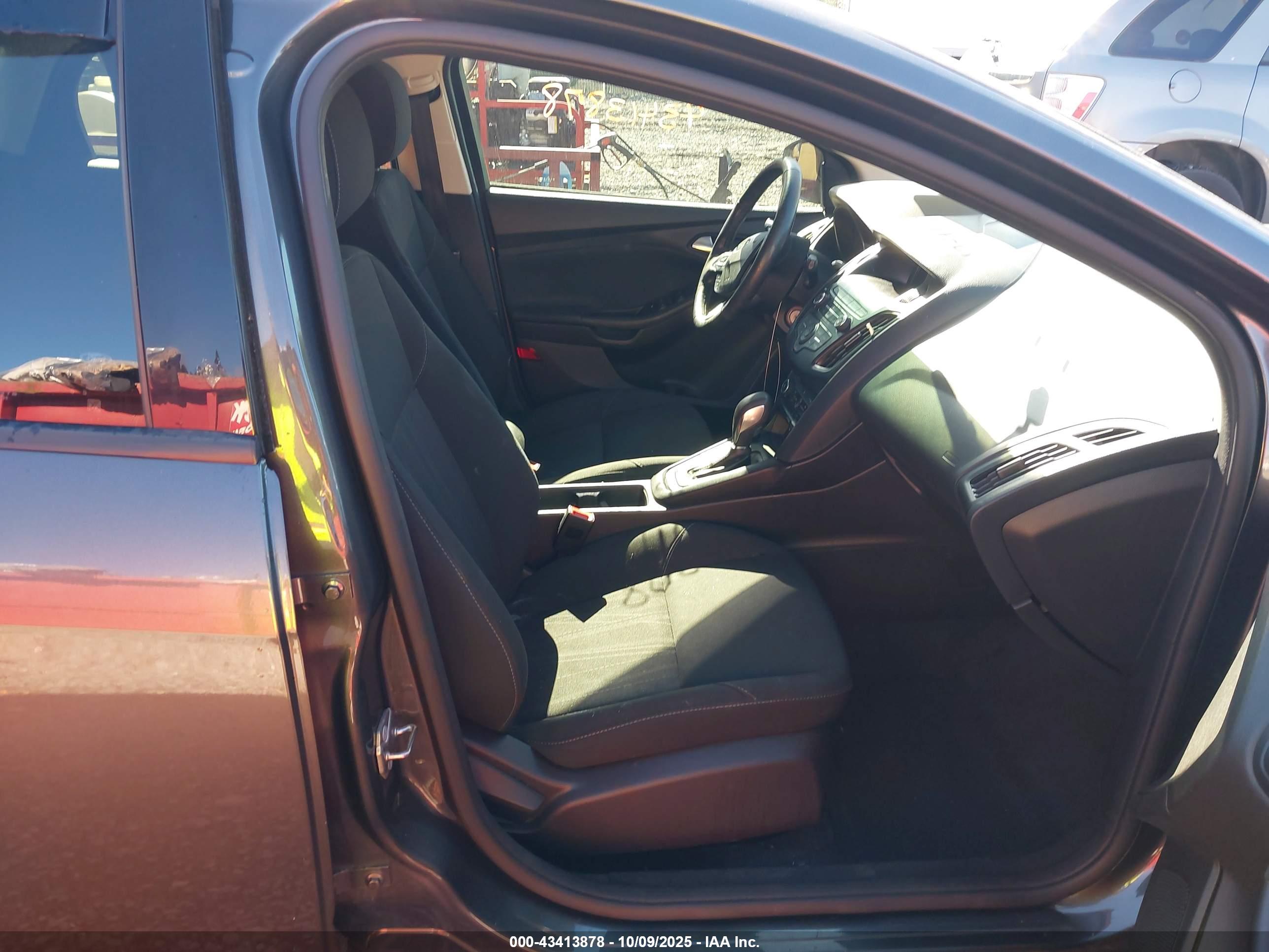 FORD FOCUS image 5