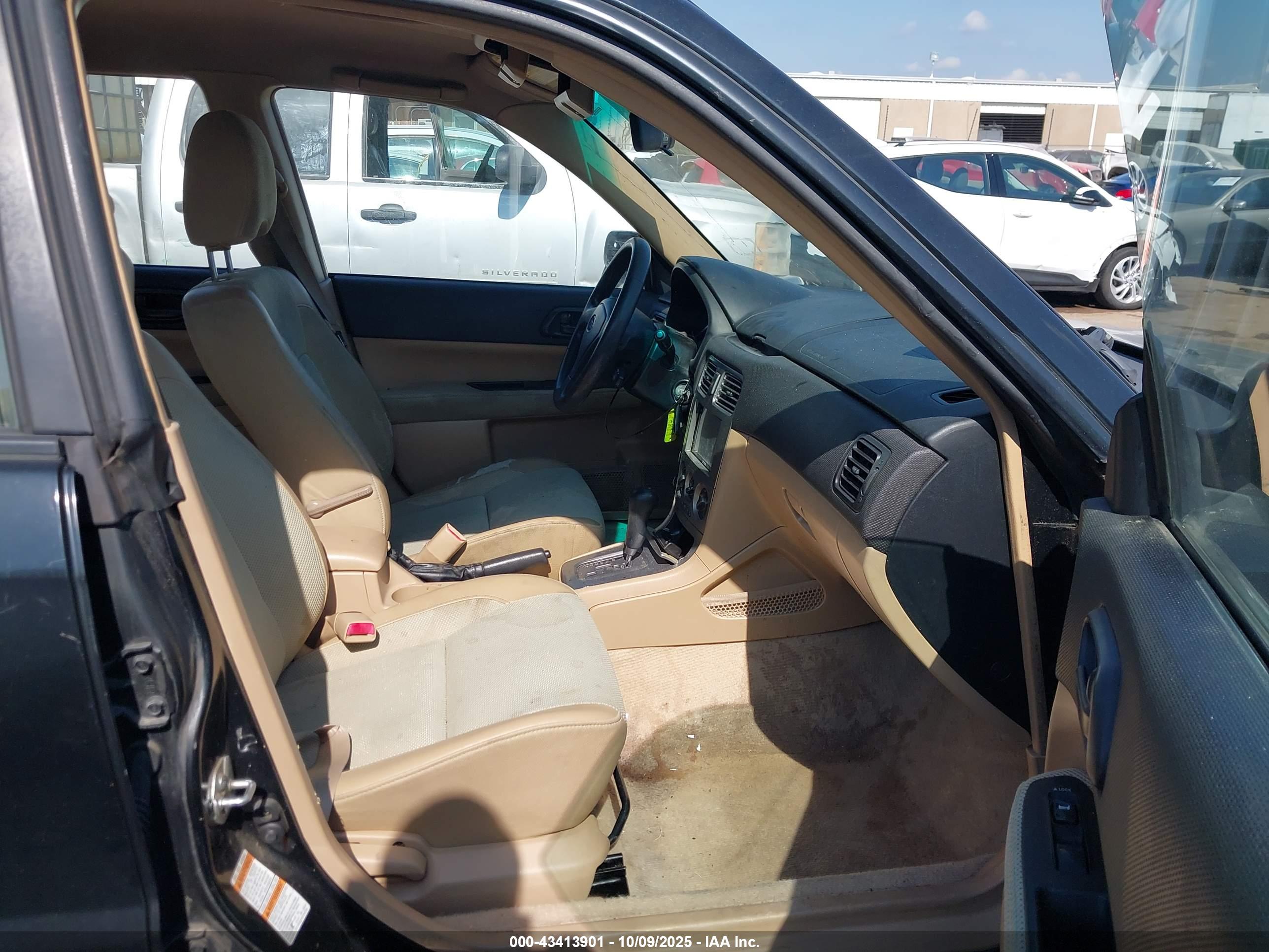 SUBARU FORESTER image 5