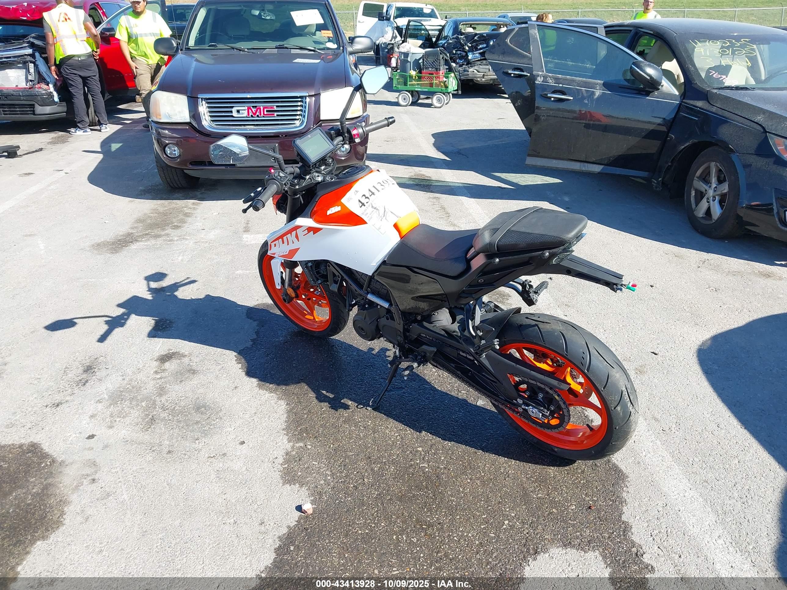 KTM DUKE image 3