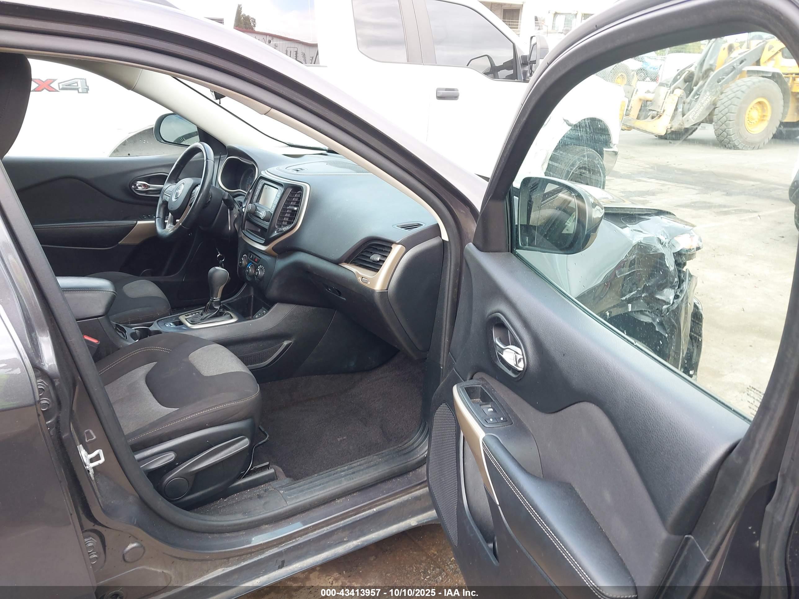 JEEP CHEROKEE image 5