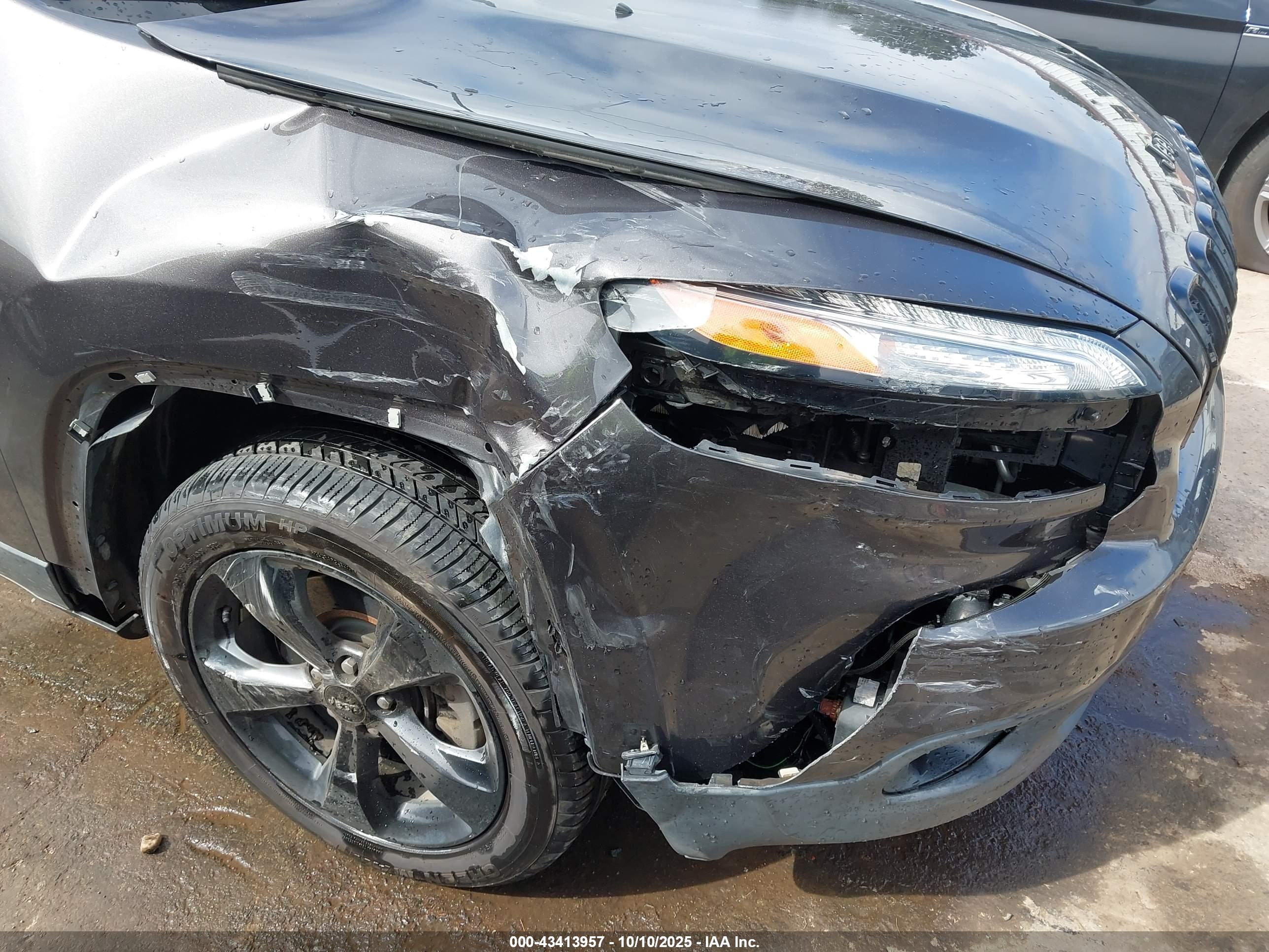 JEEP CHEROKEE image 6