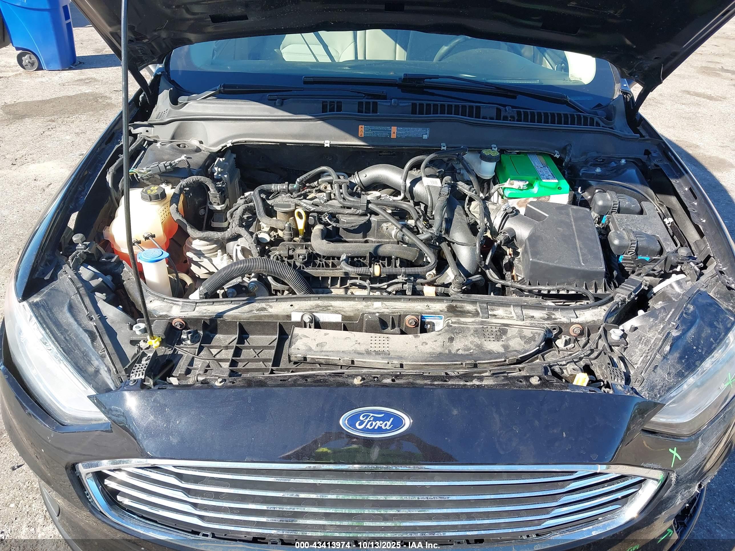 FORD FUSION image 10