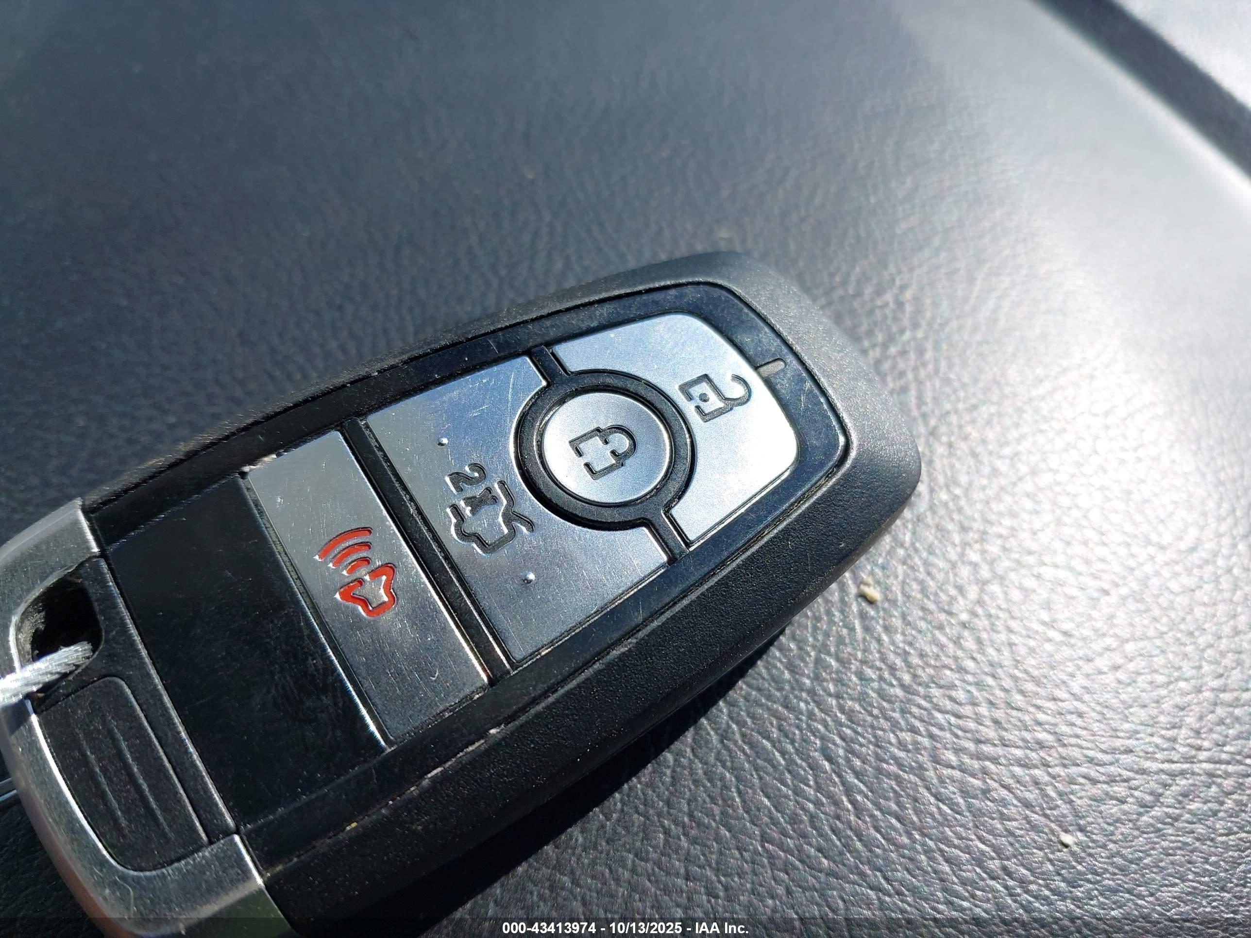 FORD FUSION image 11