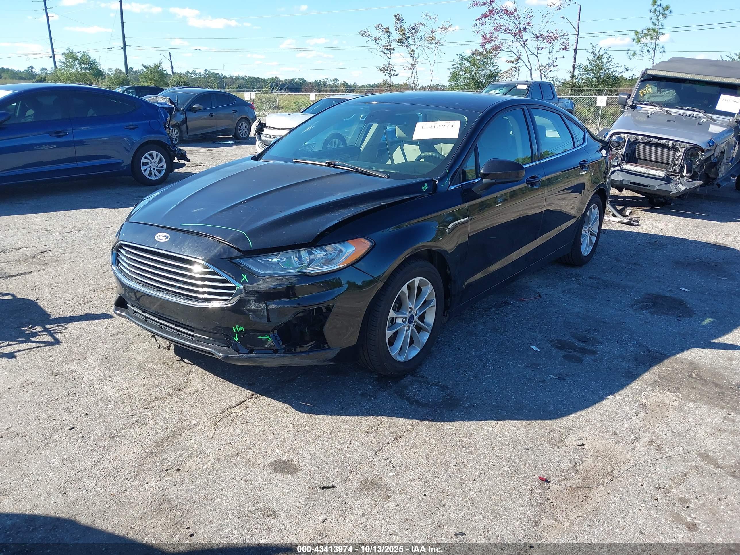 FORD FUSION image 2