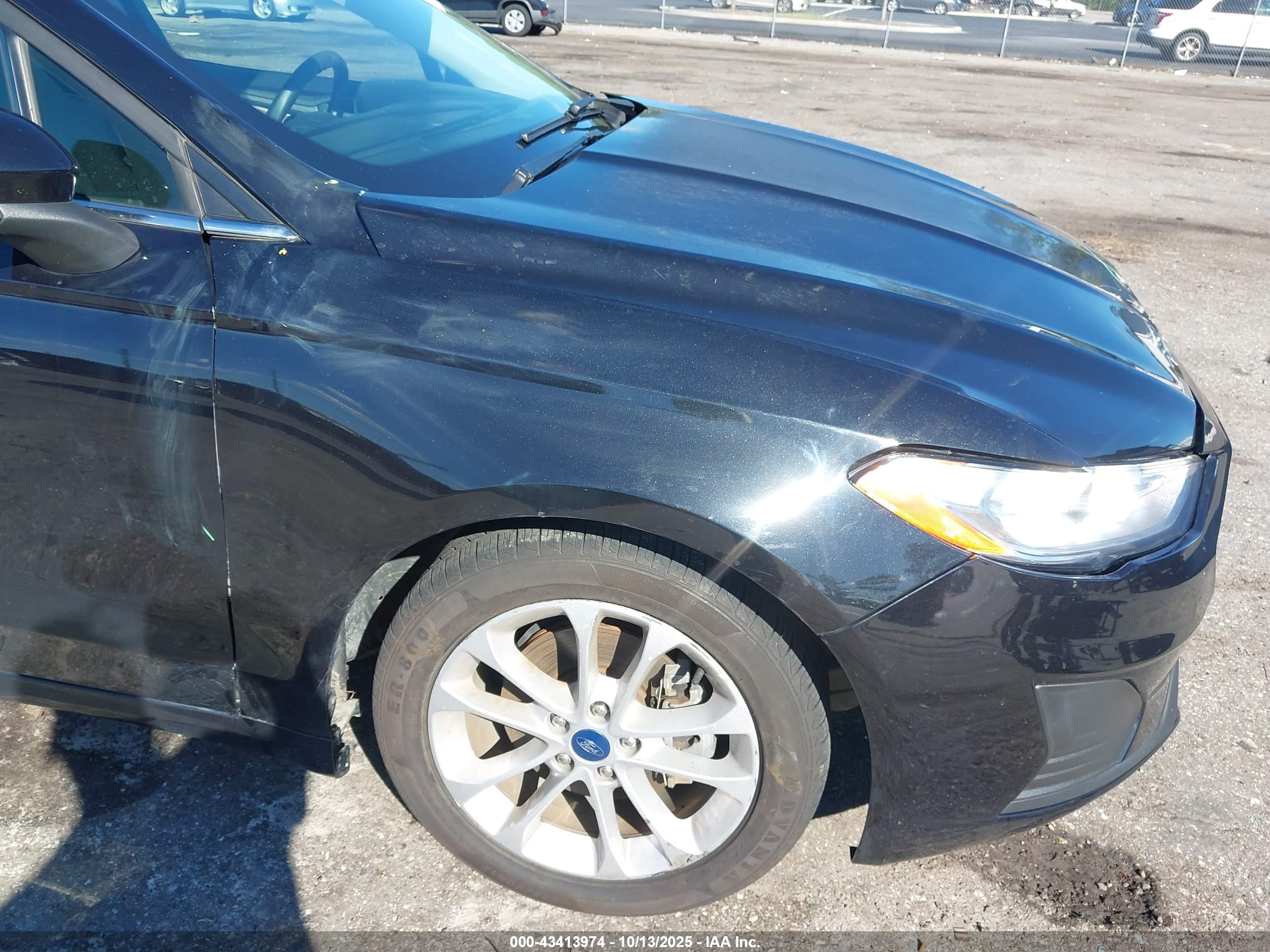 FORD FUSION image 6