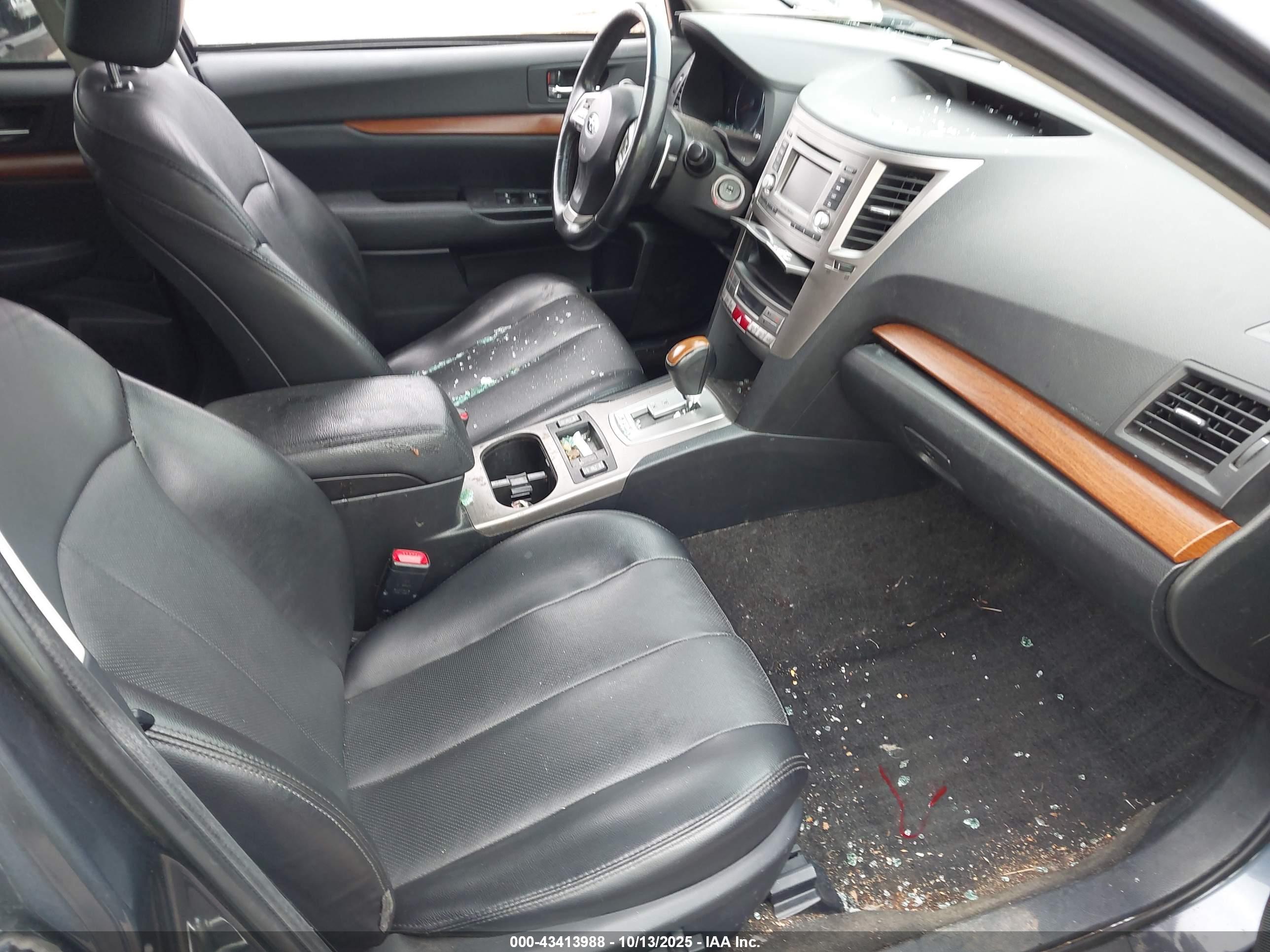 SUBARU OUTBACK image 5