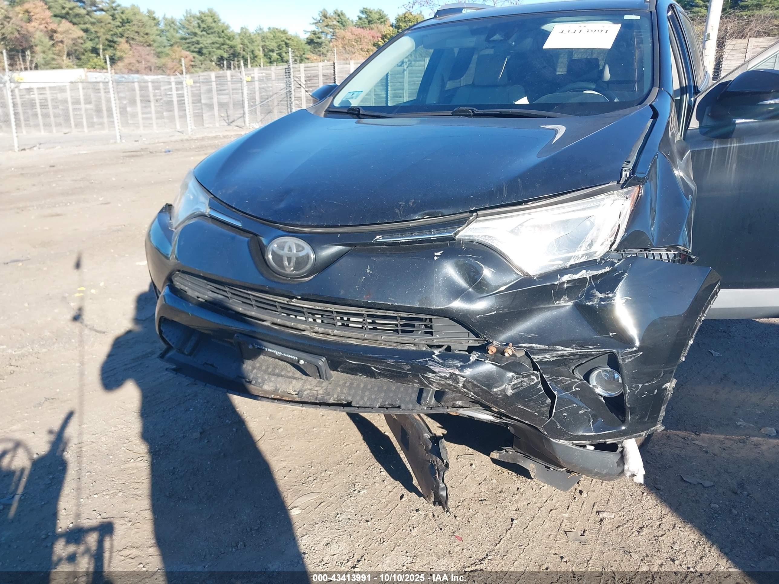 TOYOTA RAV4 image 6